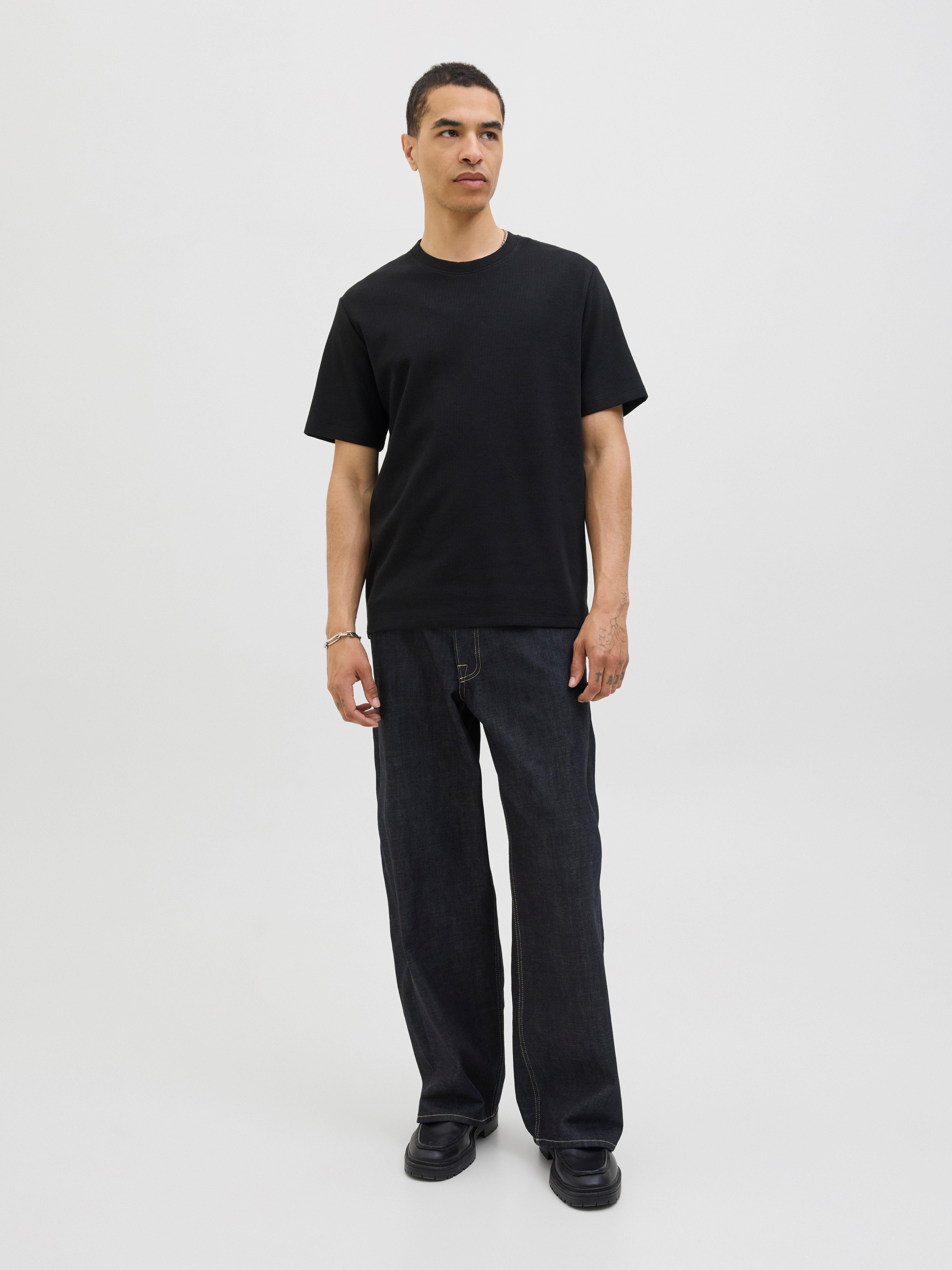 Jack & Jones Rundhalsshirt JJEAUSTIN TEE SS NOOS Materialmix, relaxed fit – Bild 5 von 5