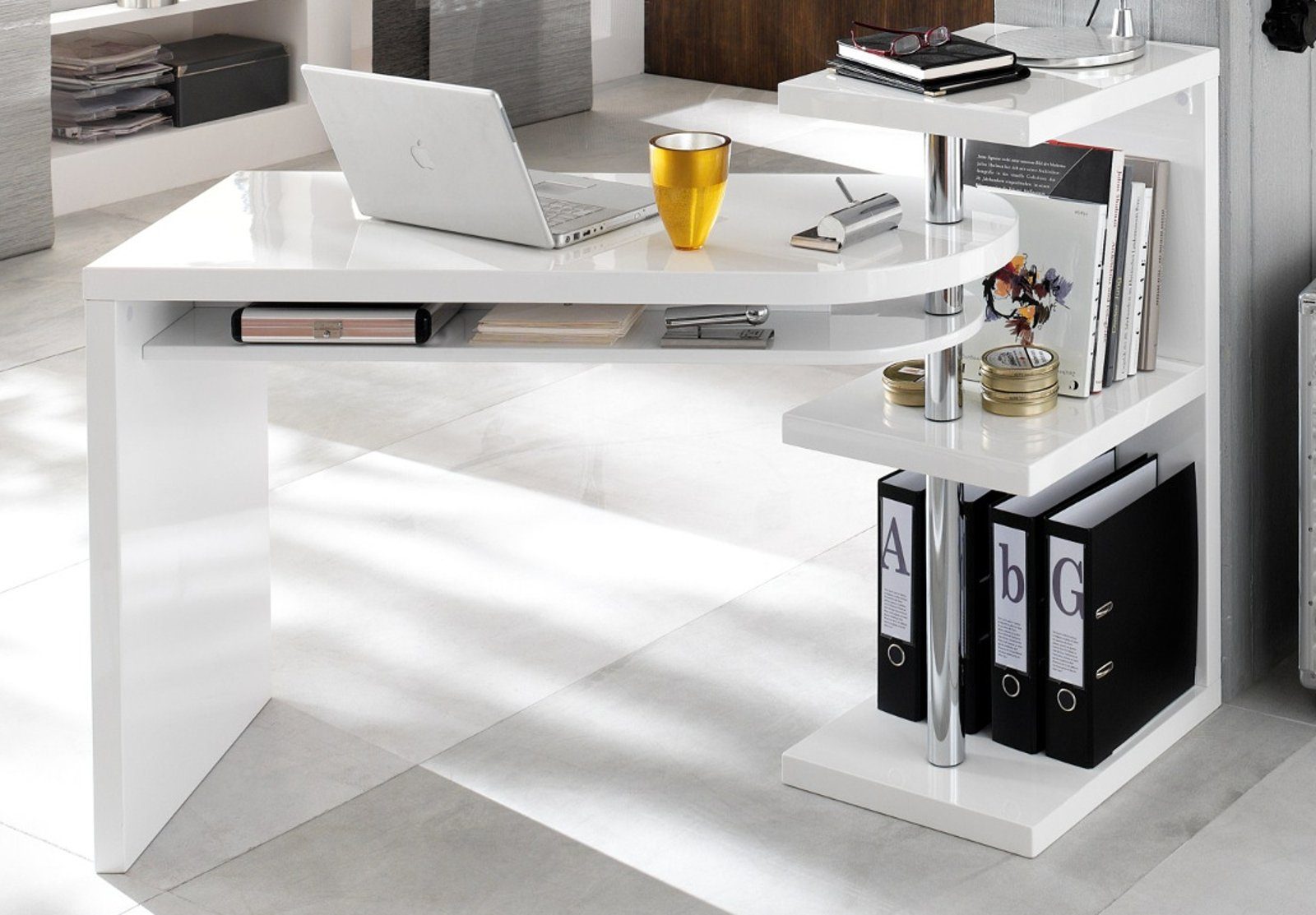 MCA furniture Schreibtisch Mattis (in weiß Hochglanz lackiert, mit Chrom), schwenkbare Tischplatte