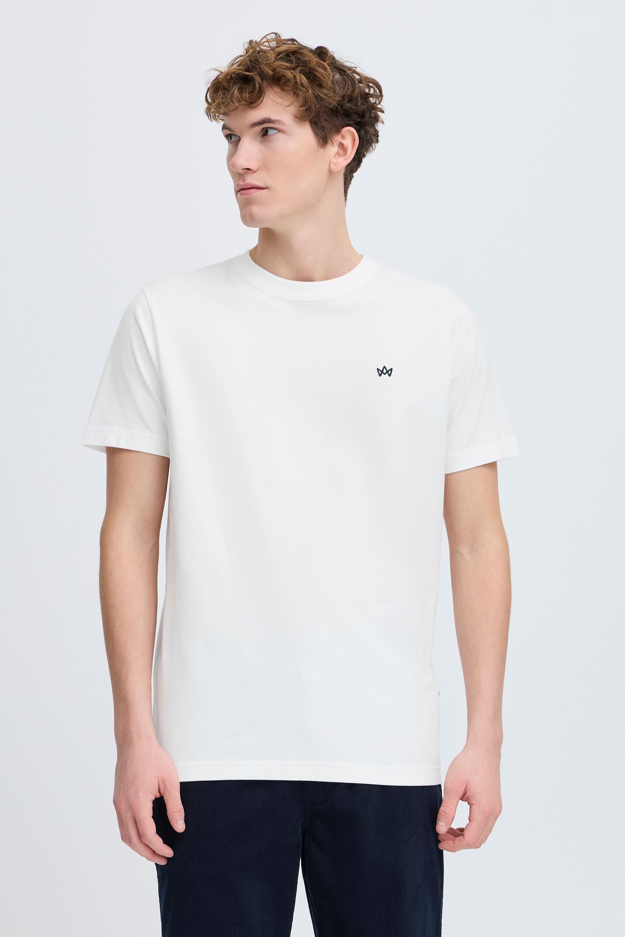 Kronstadt Rundhalsshirt KSMccarty Basic T-shirt mit Stickerei