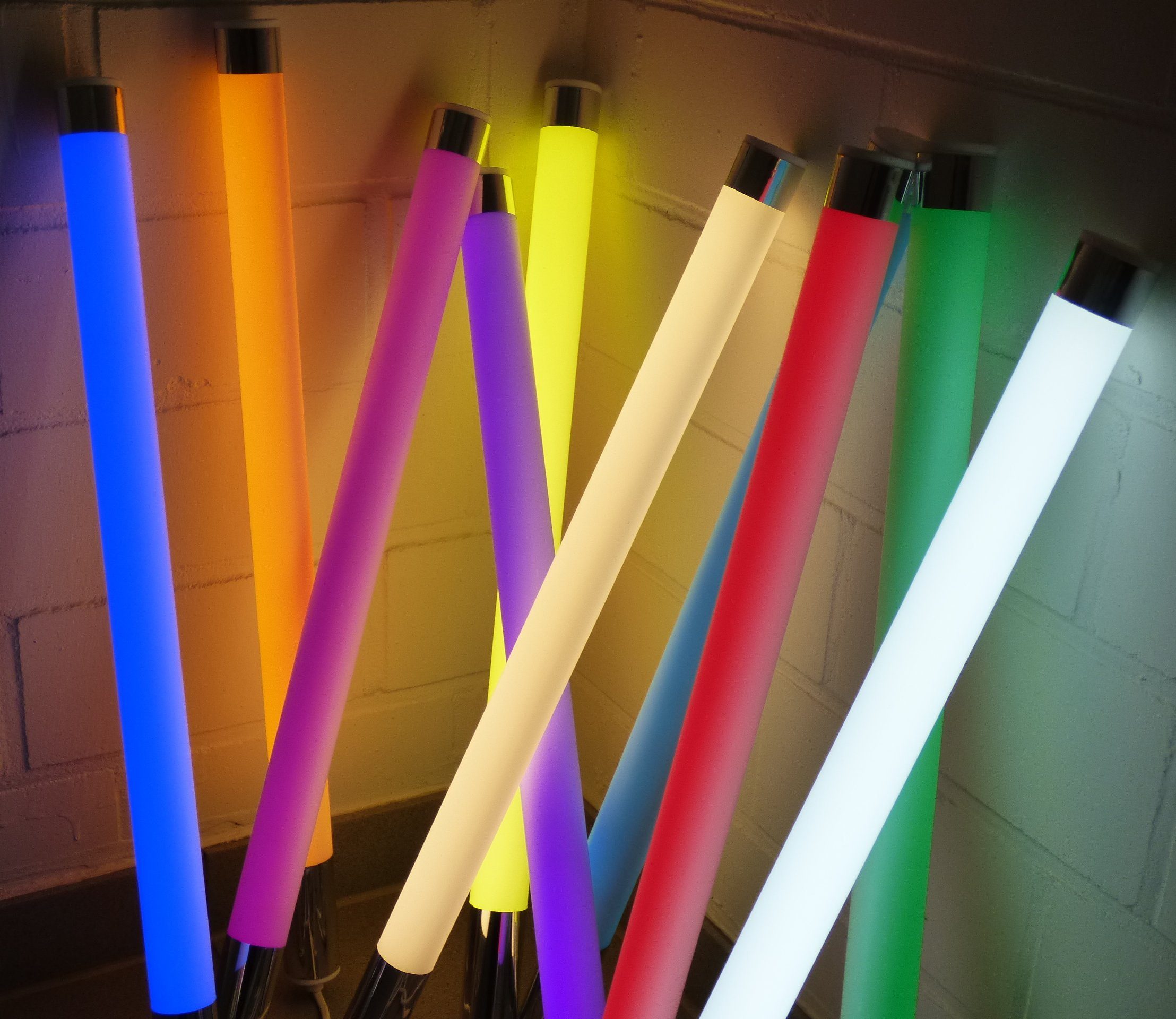 XENON LED Wandleuchte 8261 LED Leuchtstab 9 Watt orange 950 Lumen 63 cm IP-20, LED Röhre T8, Xenon