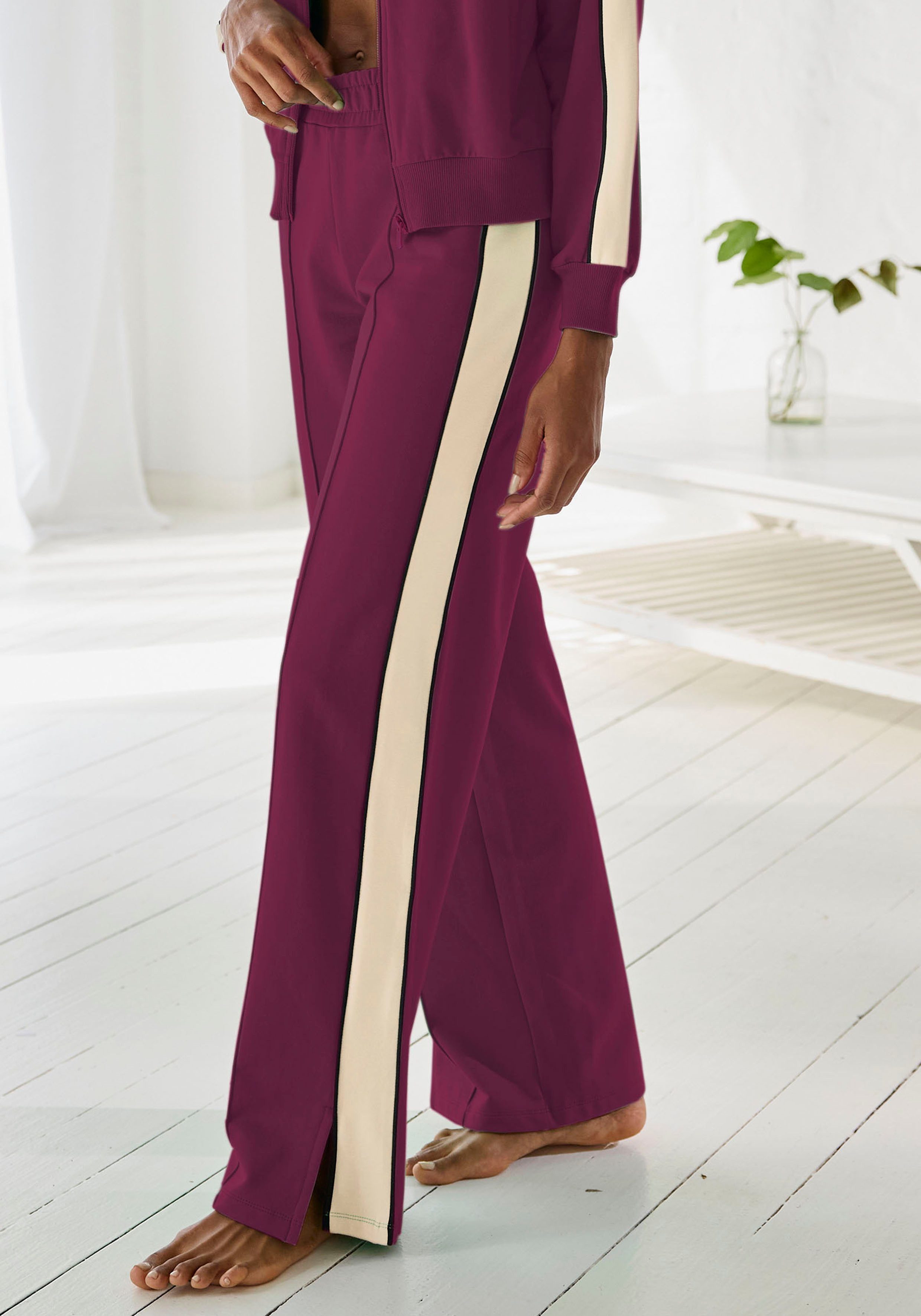 s.Oliver Sweathose Loumngehose mit Kontraststreifen und Pipings, Loungewear günstig online kaufen