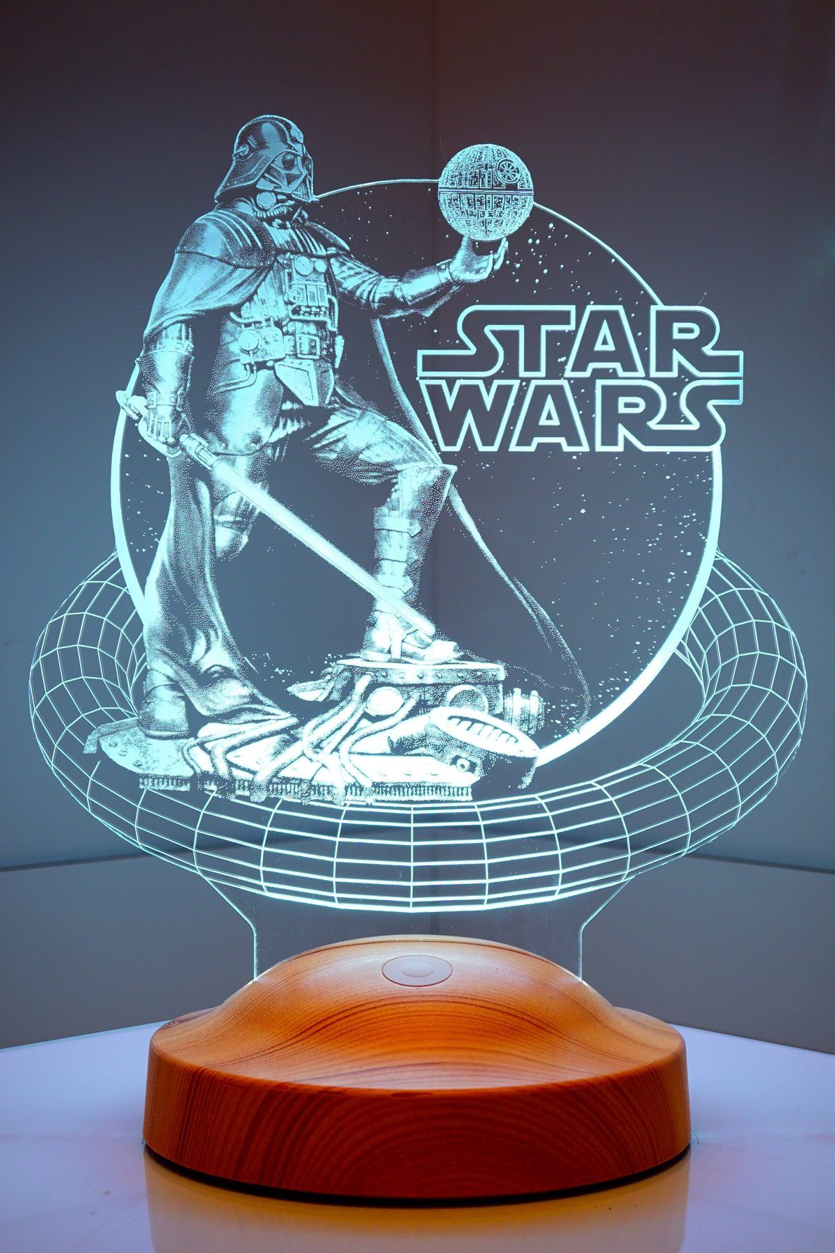 Geschenkelampe LED Nachttischlampe Star Wars Darth Vader 3D Nachtlicht Geschenk für Jungen, Leuchte 7 Farben fest integriert, Star Wars Geschenkartikel, Lichtschwert, Fanartikel, Weihnachtsgeschenk | Tischlampen