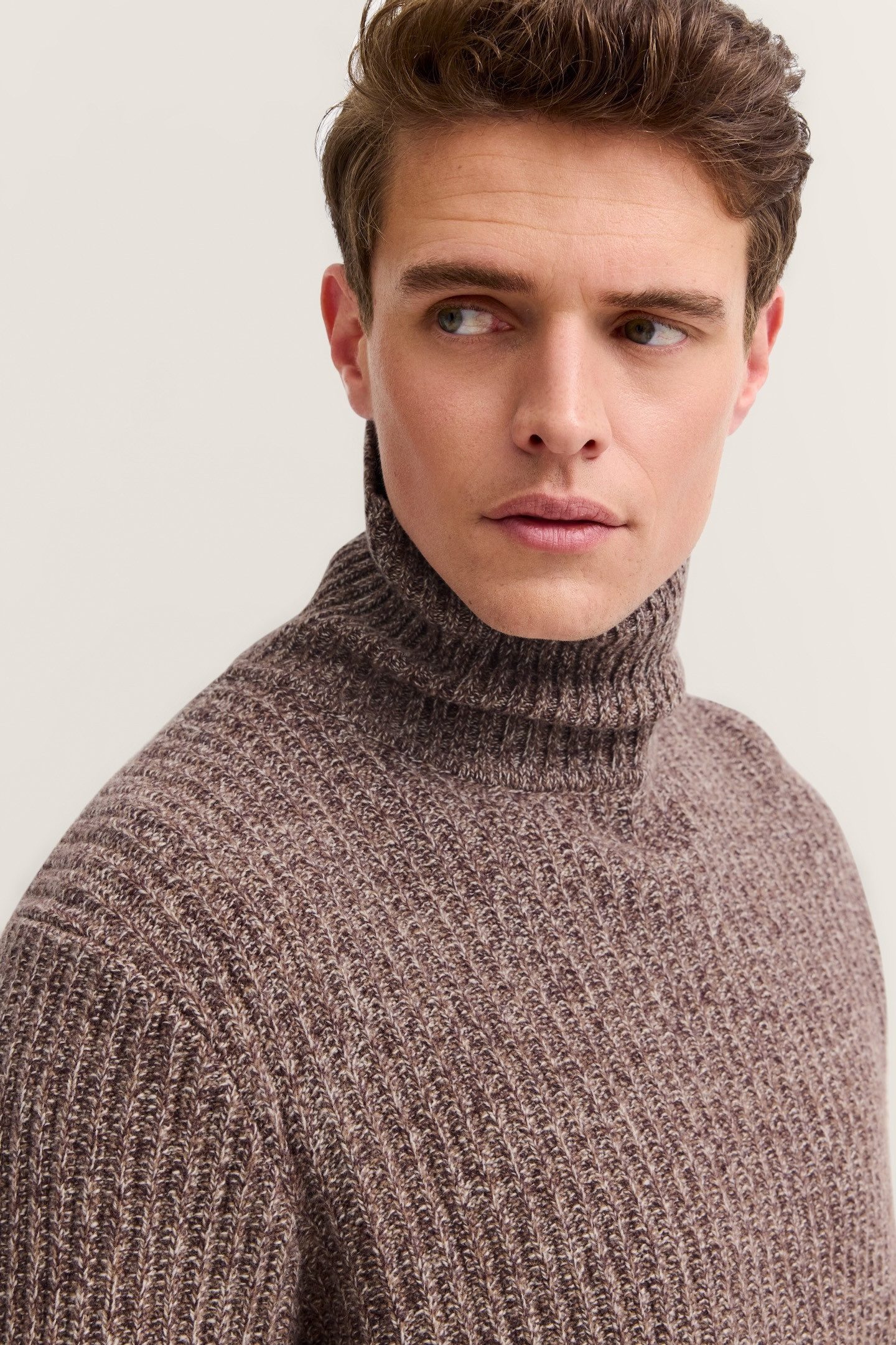 bugatti Rollkragenpullover Regular Fit Grobstrick aus einem Wollmix