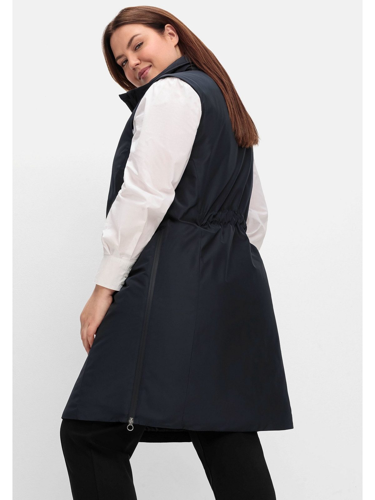 Sheego Longweste Große Größen mit Tunnelzug und Seitenzippern, wasserabweisend