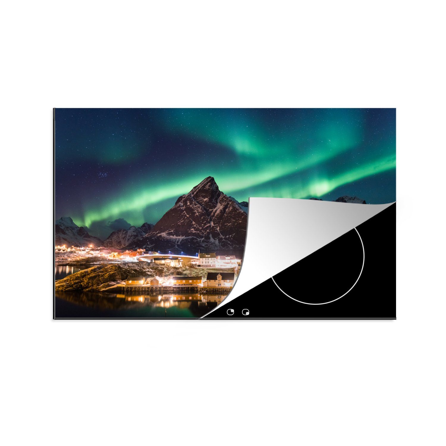 MuchoWow Herdblende-/Abdeckplatte Nordlicht über einem Dorf in Norwegen, Vinyl, (1 tlg), 81x52 cm, Induktionskochfeld Schutz für die küche, Ceranfeldabdeckung