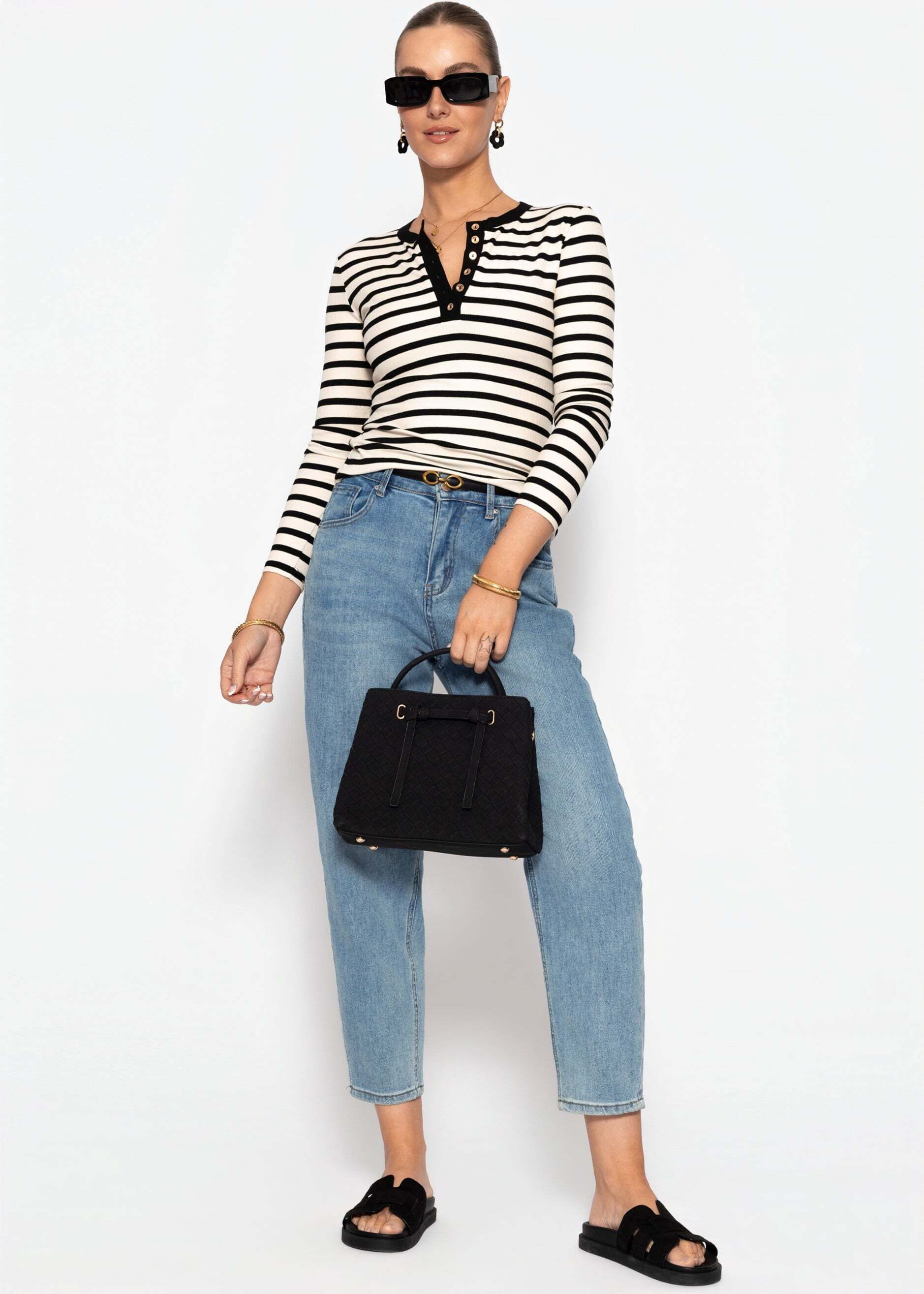 SASSYCLASSY Langarmshirt Top mit Streifen und V-Ausschnitt für Damen Modernes Shirt mit langen Armen in Schwarz Weiß – Bild 5 von 5