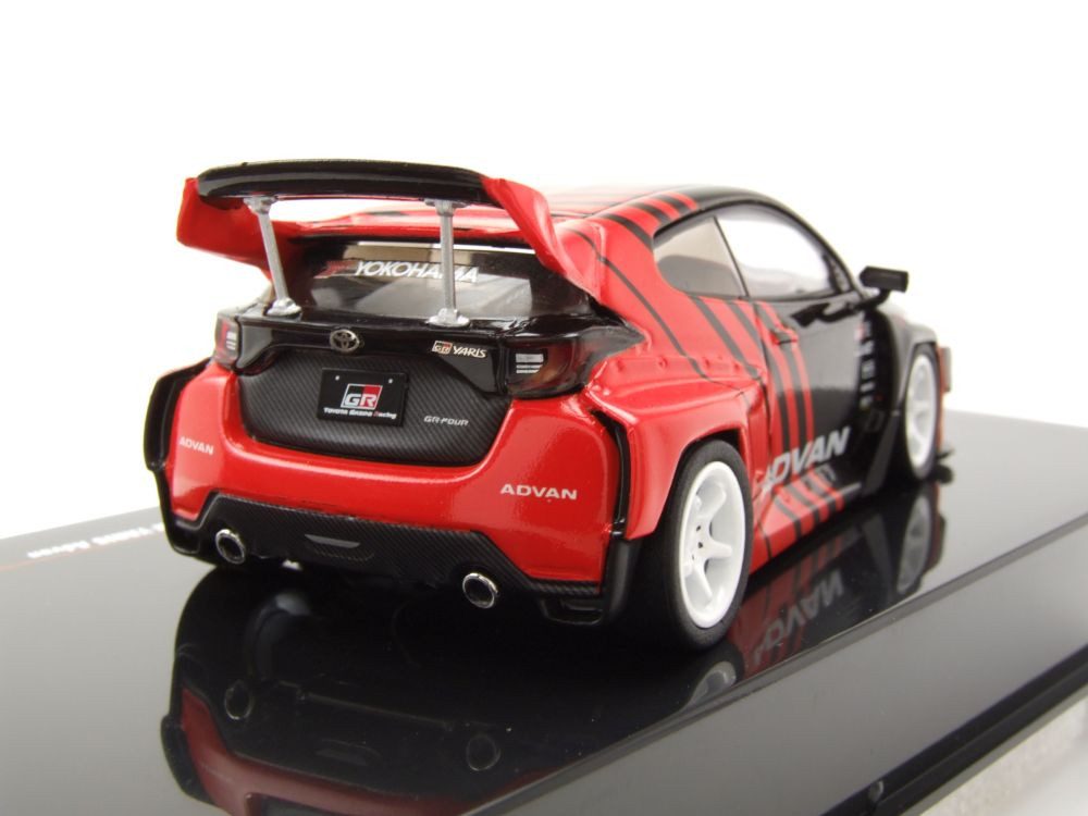 ixo Models Modellauto Toyota GR Yaris Pandem Advan schwarz rot, Maßstab 1:43