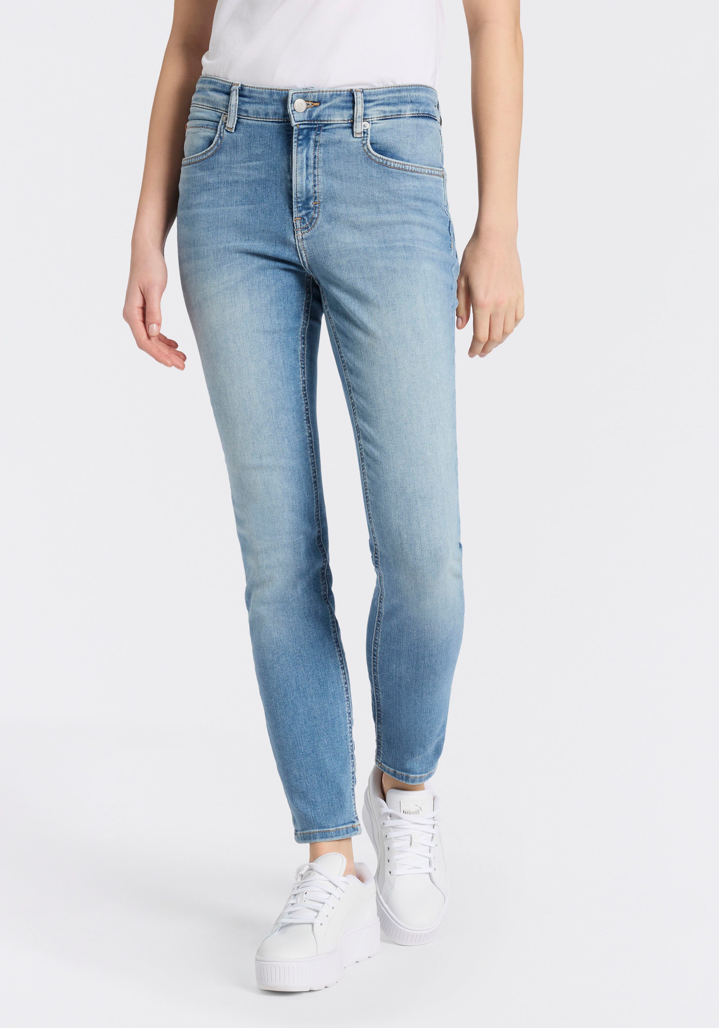 BOSS ORANGE Slim-fit-Jeans JACKIE MR 11.0 Premium Damenmode im 5-Pocket-Stil, Mid Rise