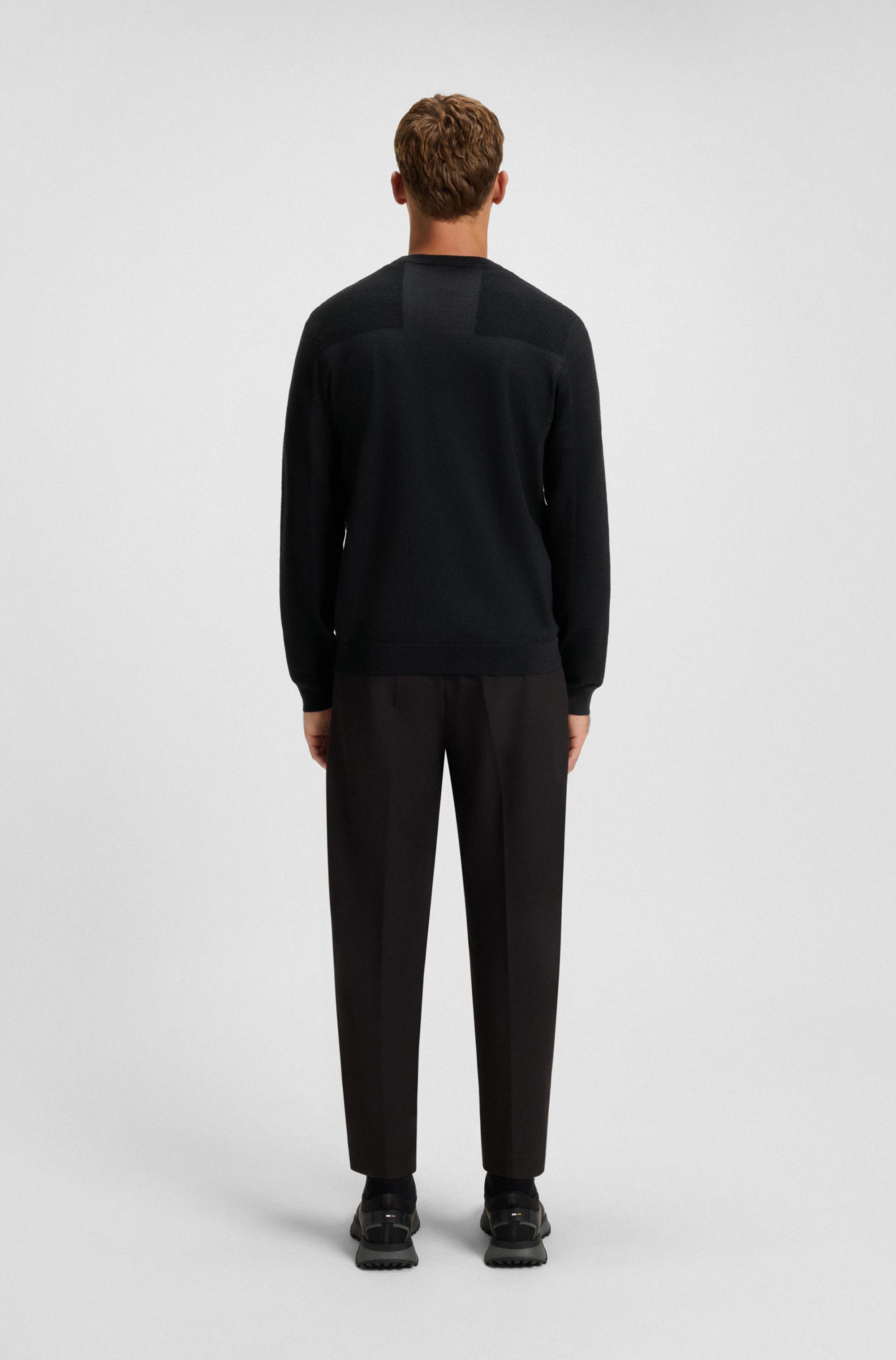 BOSS GREEN Strickpullover KN Momentum-X CN Rundhalsausschnitt, Regular Fit, kontrast HD-Logo