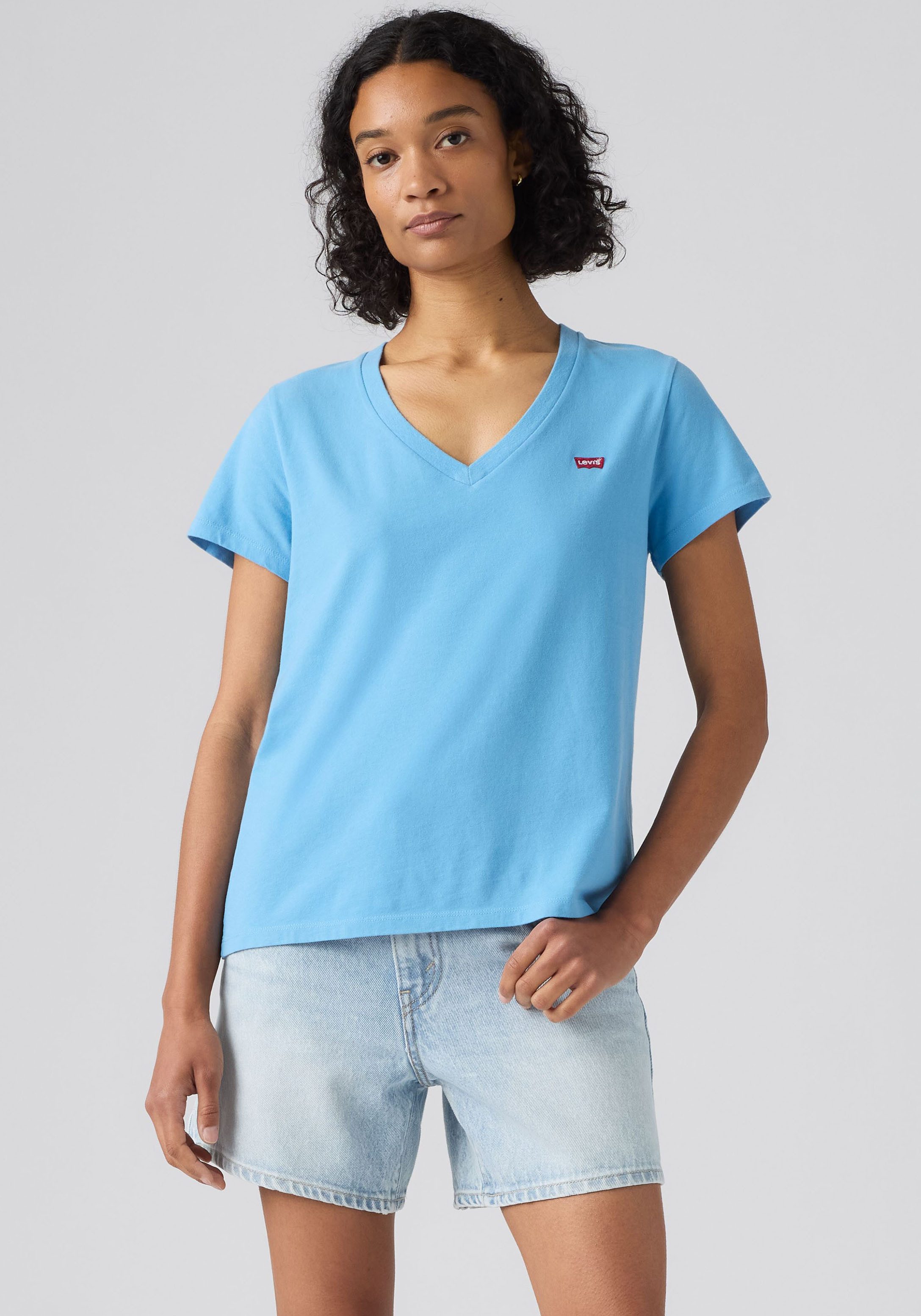 Levi's® V-Shirt Perfect Tee mit kleinem Batwing- Logo