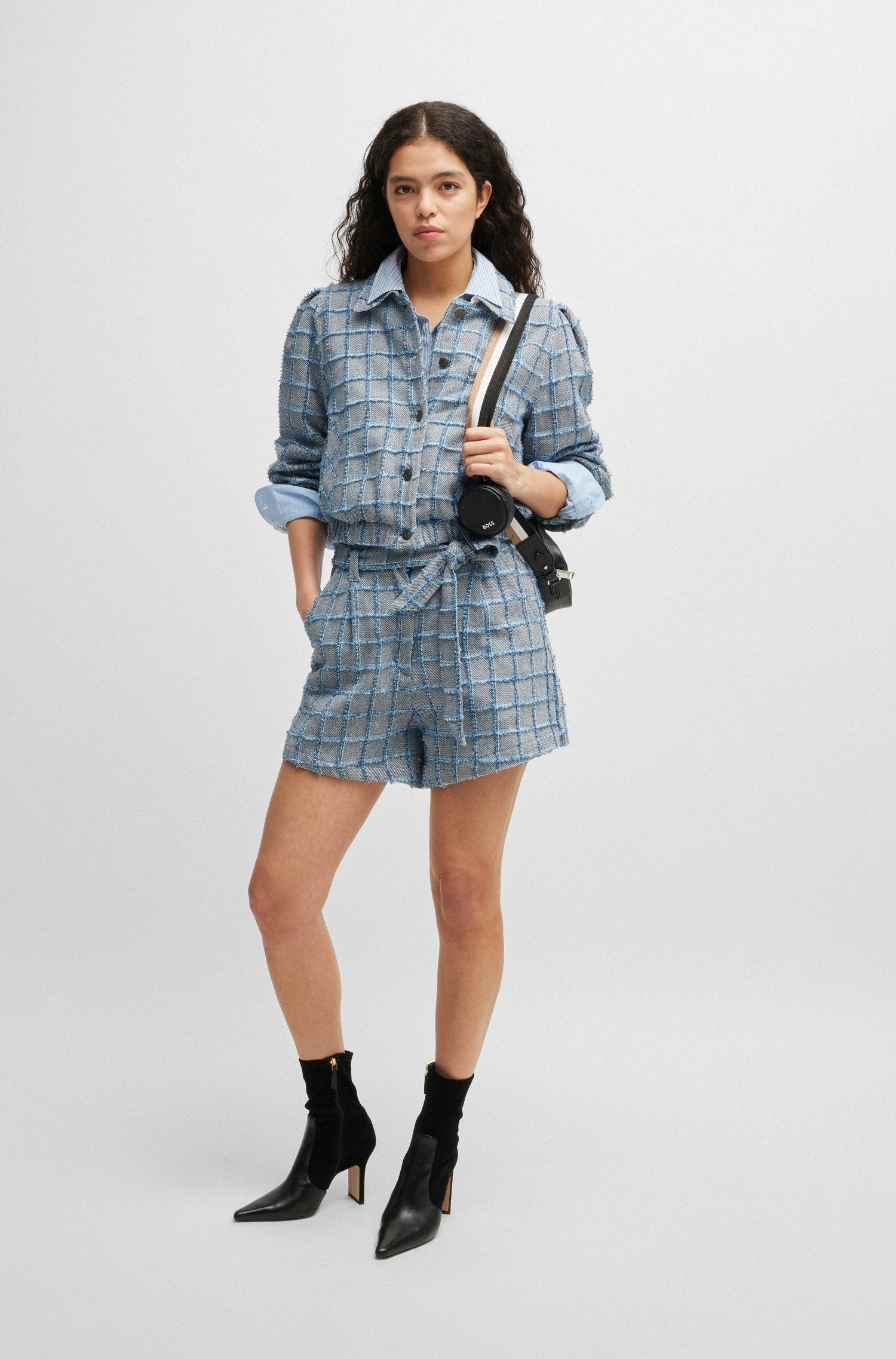 BOSS ORANGE Kurzblazer Jeofila Premium Damenmode mit Knopfverschluss