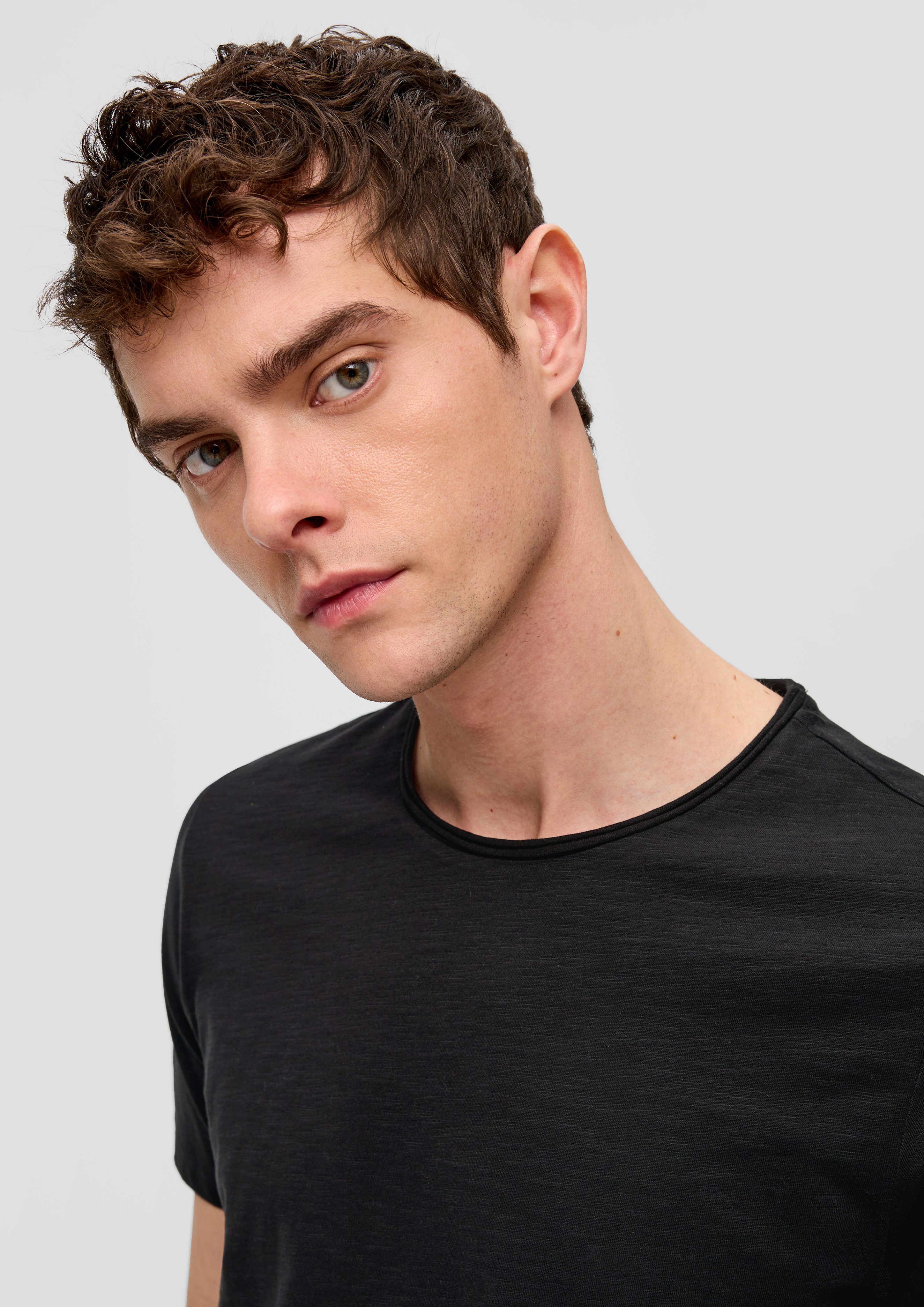 QS Kurzarmshirt Baumwollshirt mit Rollkante und günstig online kaufen