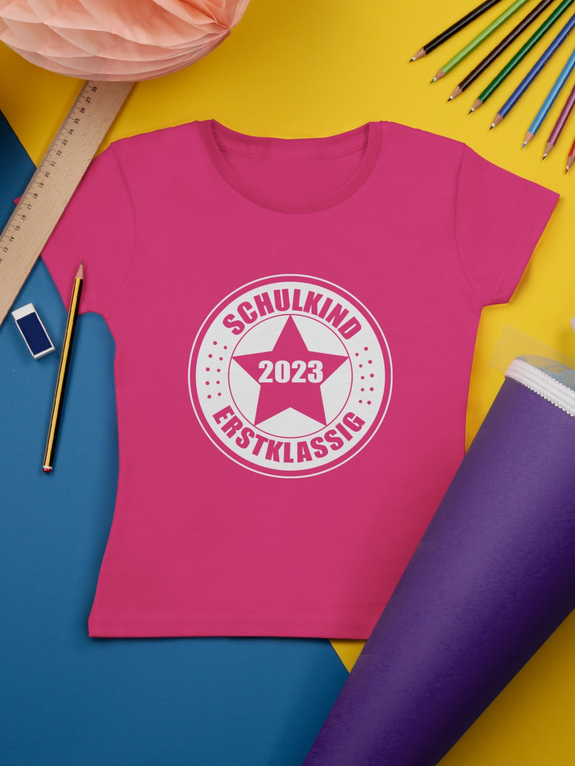 Einschulung Fuchsia - Erstklassig Shirtracer Mädchen 2023 T-Shirt 1 Schulkind