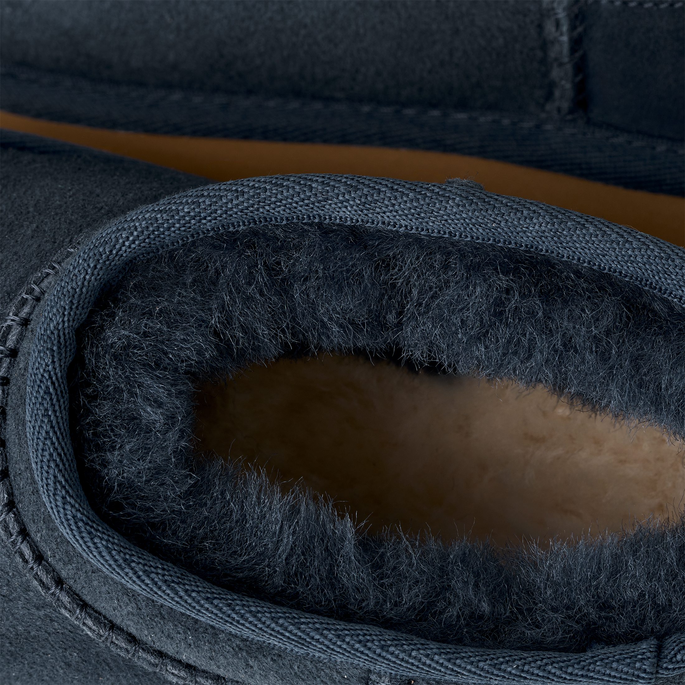 UGG Unisex, W CLASSIC ULTRA MINI Schlupfboots, Bequemschuh, Flats, Hausschuh, Freizeitschuh mit Logopatch