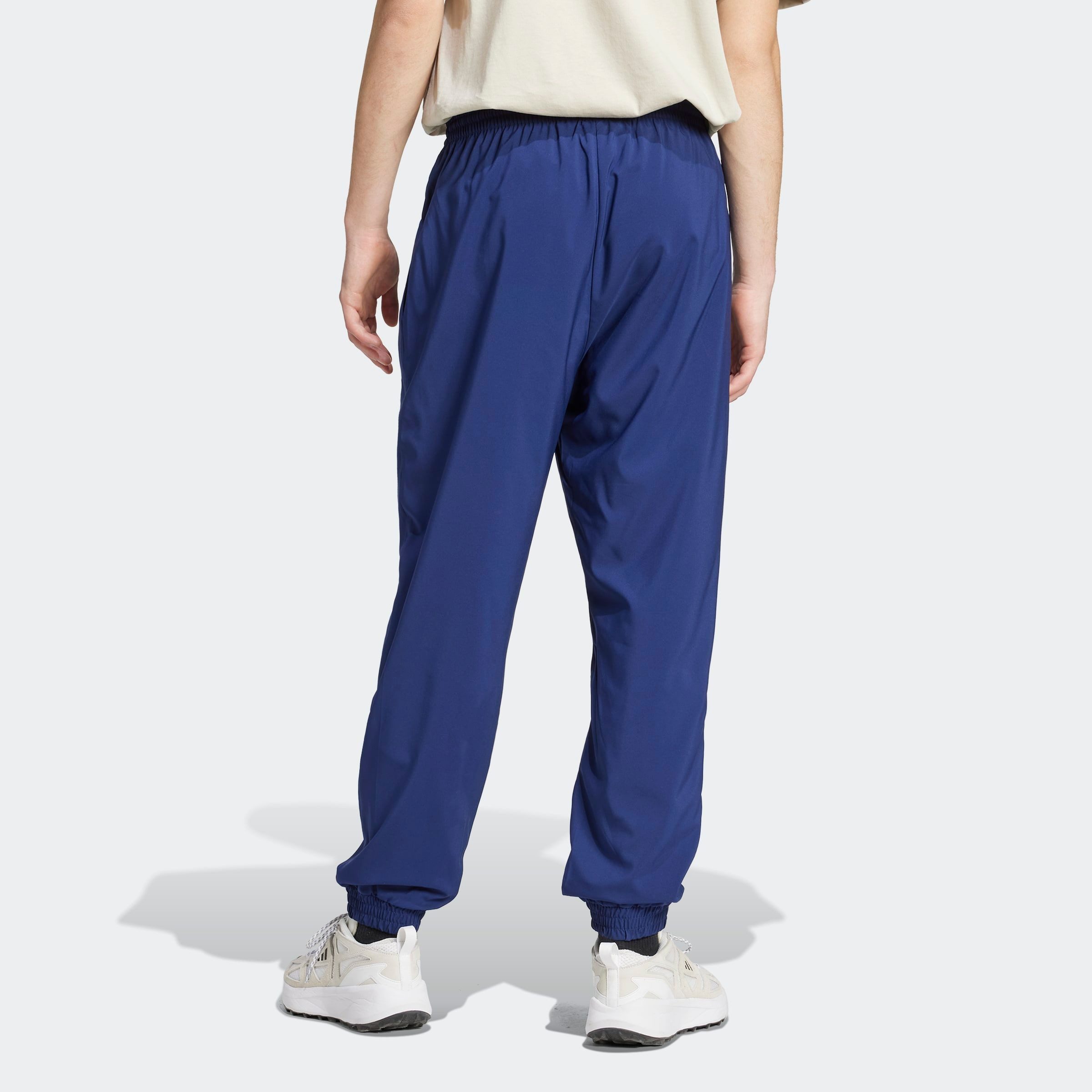 adidas Sportswear Sporthose ESSENTIALS KLEINES LOGO STANFORD für Freizeitaktivitäten, mit praktischen Taschen, aus Polyester