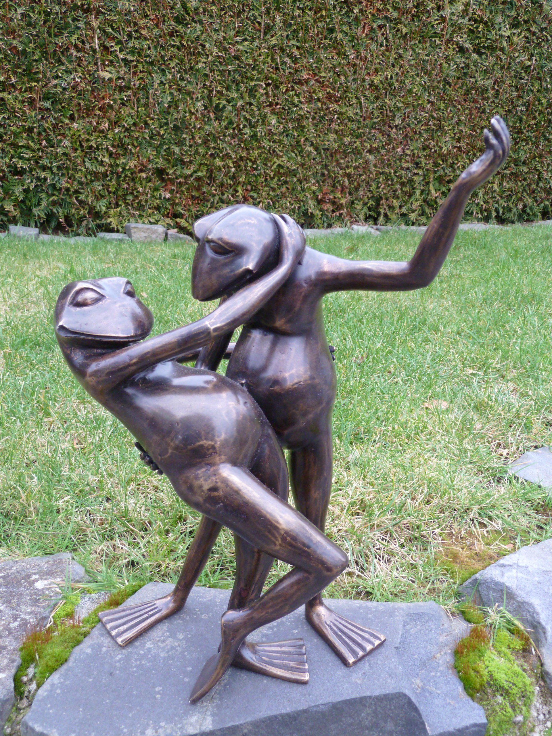IDYL Dekofigur IDYL Bronze-Skulptur Tanzende Tango-Frösche groß