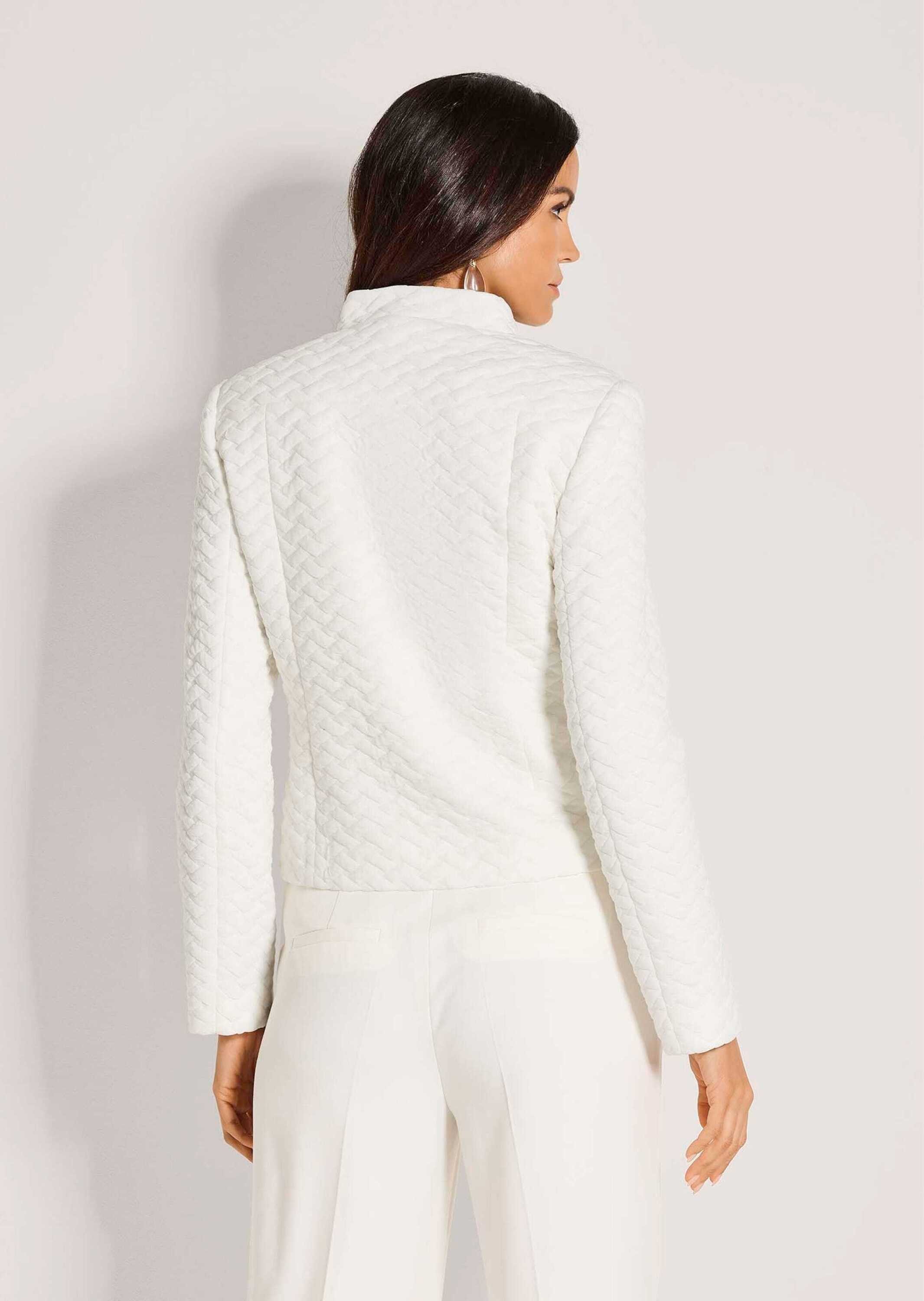 MADELEINE Kurzblazer Jerseyblazer mit Steppstruktur Taillierter Jacquardblazer mit Reverskragen, Taschen und Langarm