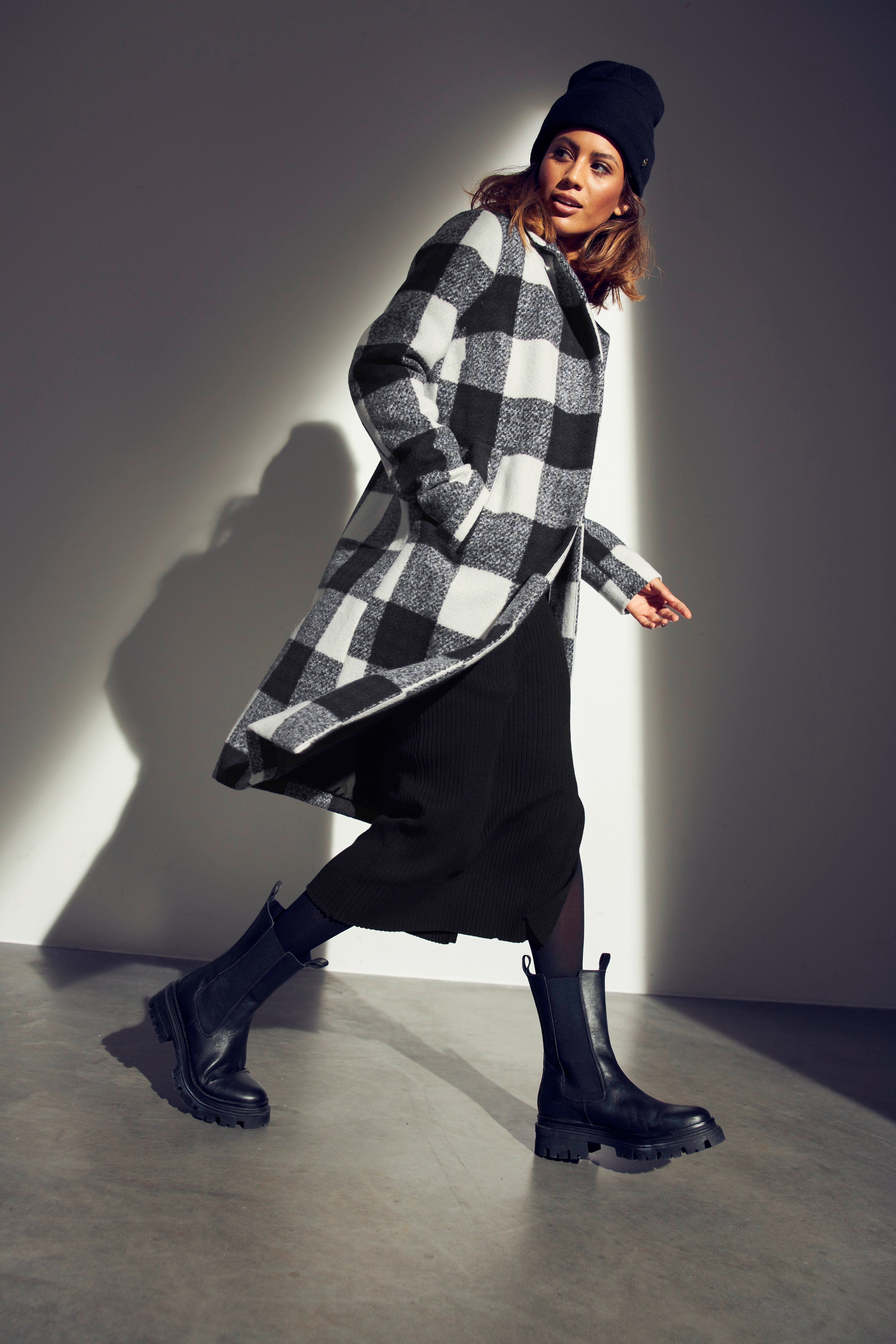 Tamaris Strickkleid trendy mit Karree-Ausschnitt schwarz