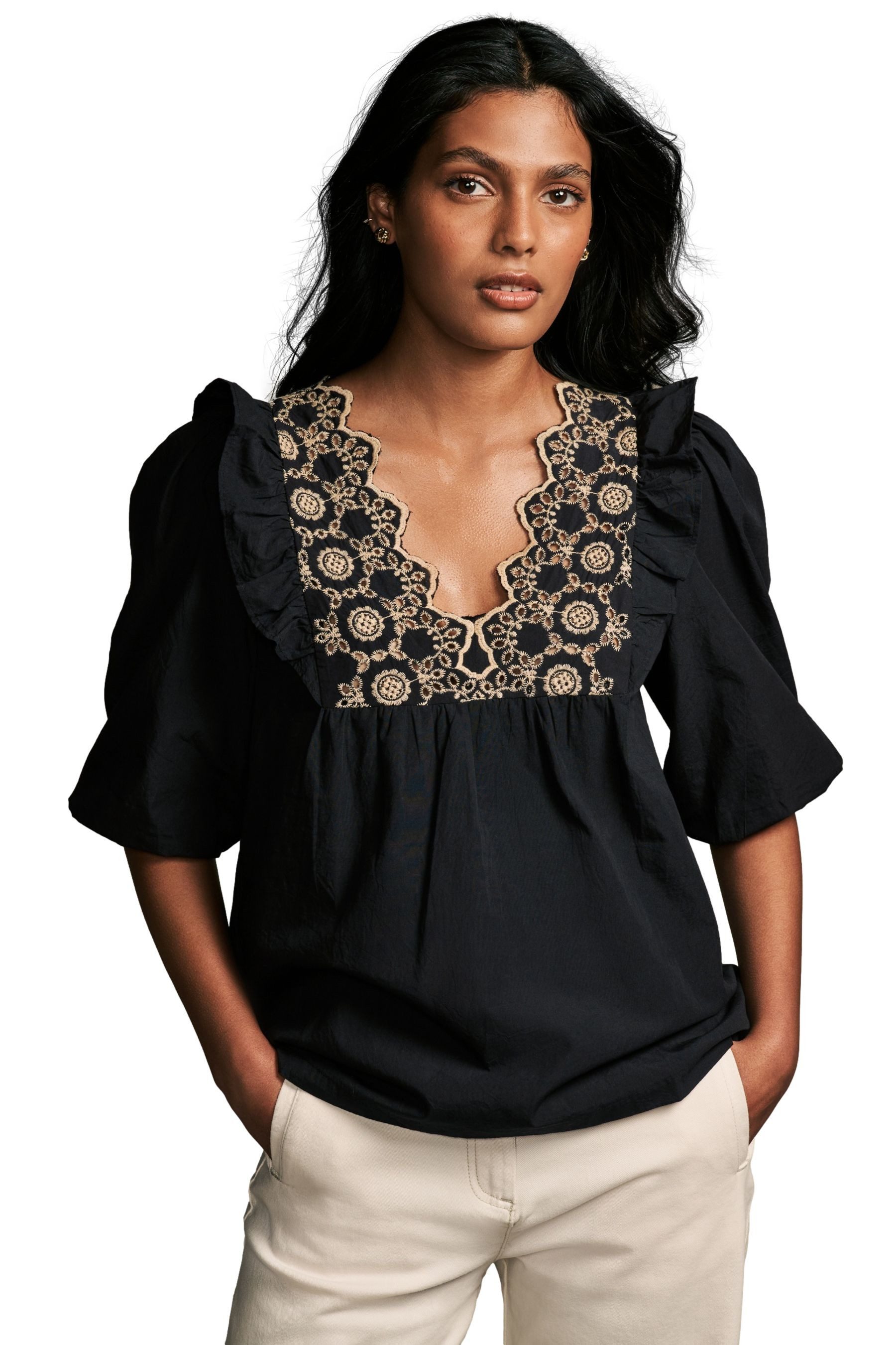 Rüschenbluse Laura Ashley Bluse mit Lochspitze und Rüschen
