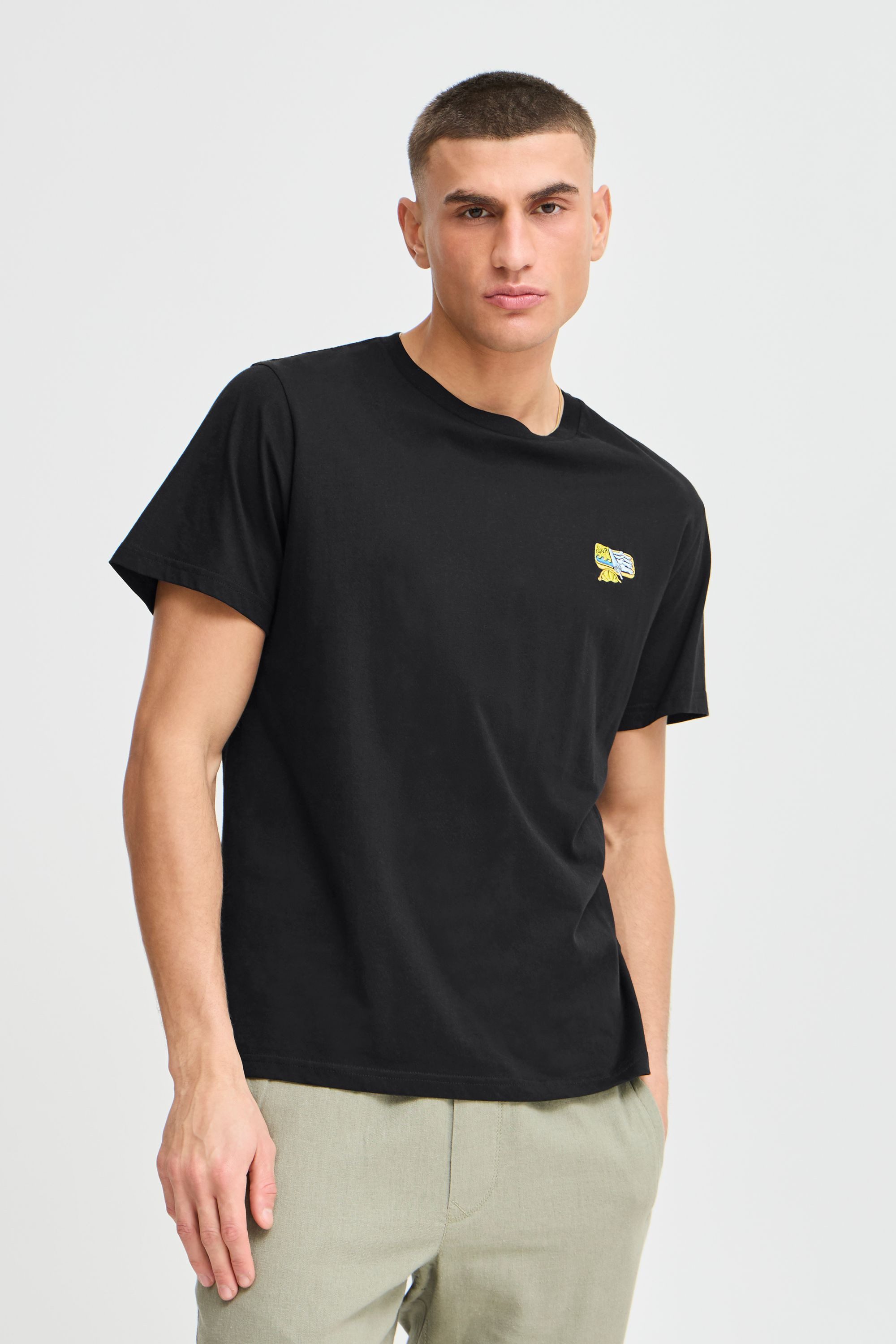 !Solid T-Shirt SDOwens Schlichtes T-Shirt mit Print. Reduzierter Preis € 21,99. Unverbindliche Preisempfehlung € 24,99