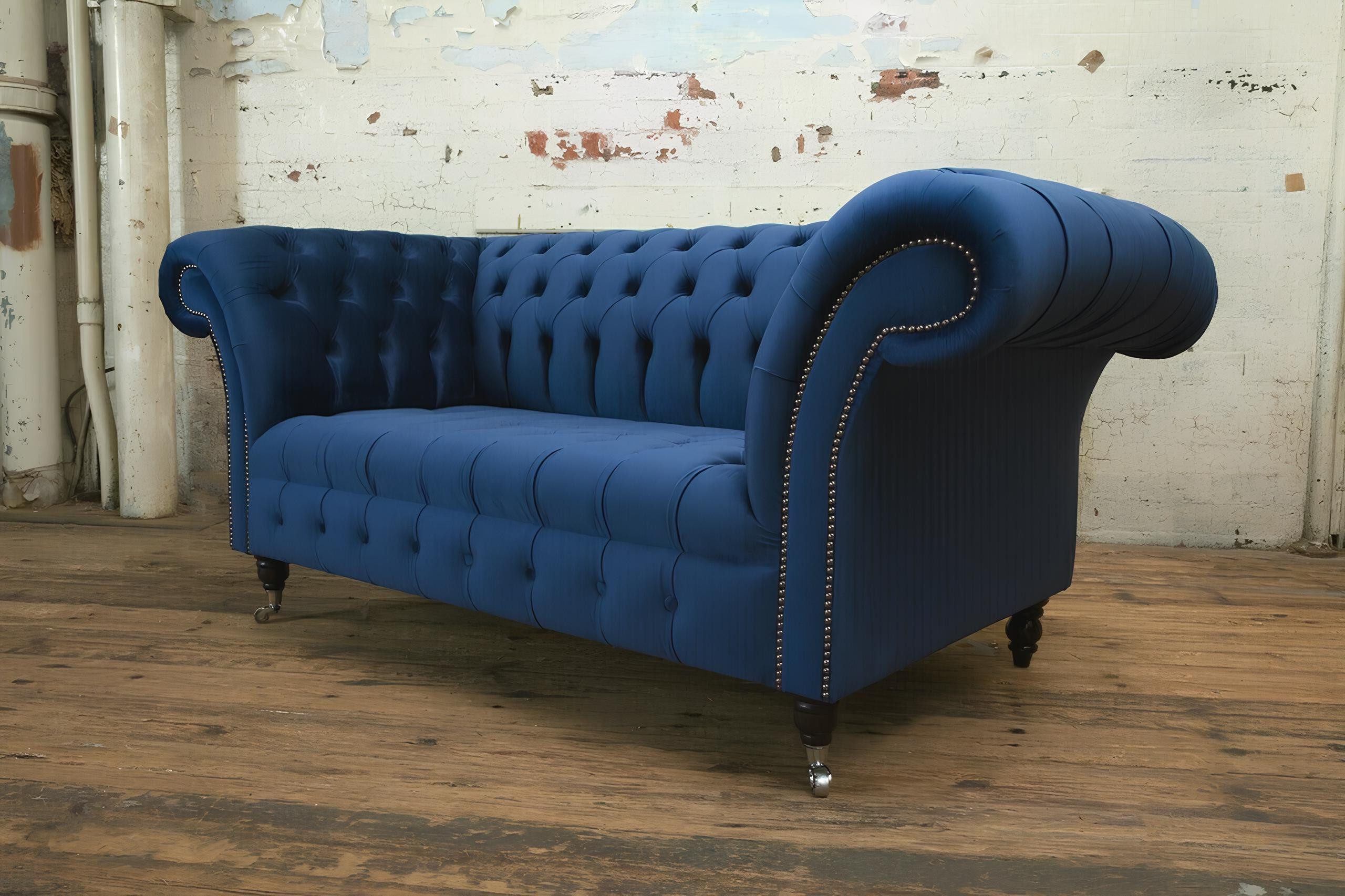 Xlmoebel Chesterfield-Sofa Elegantes Chesterfield-Sofa in Blau mit samtiger Polsterung, Hergestellt in Europa