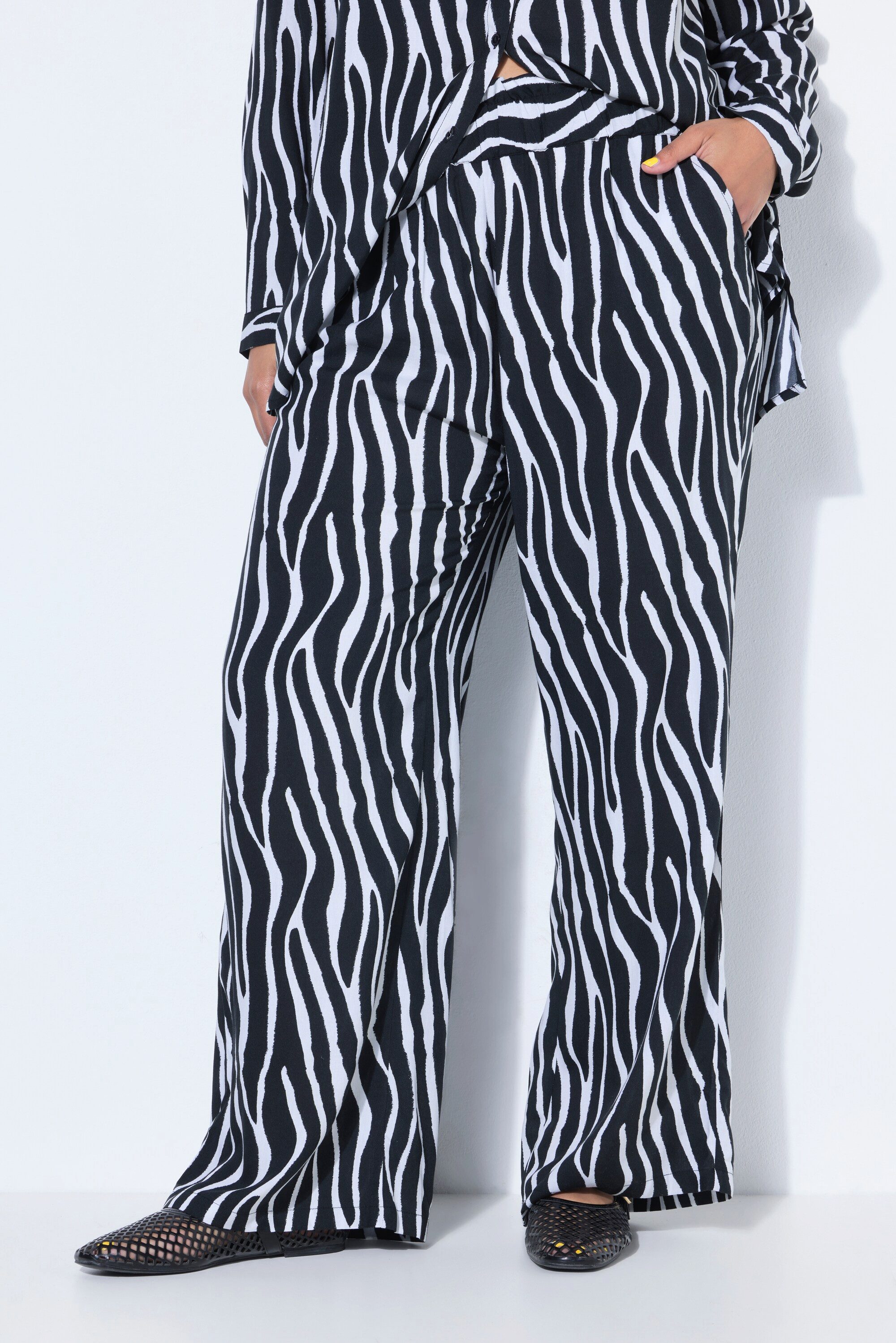 Studio Untold Schlupfhose Palazzohose Wide Legs Zebra