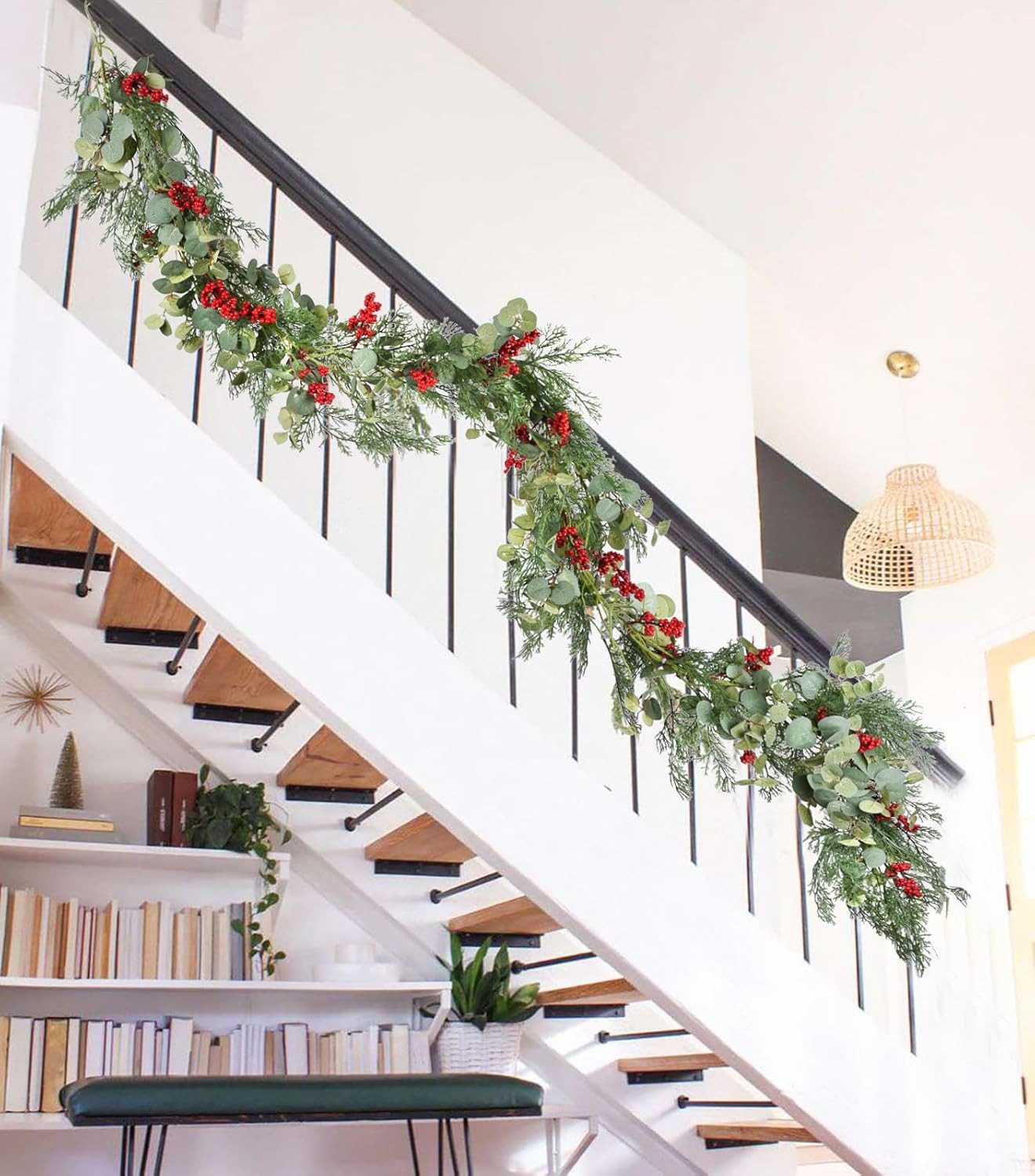 Kunstranke Künstliche Weihnachtsgirlande Stechpalmenbeeren-Girlande, Coonoor, Weihnachtsranke Tannen Girlande für Innen- und Außendekoration – Bild 5 von 5