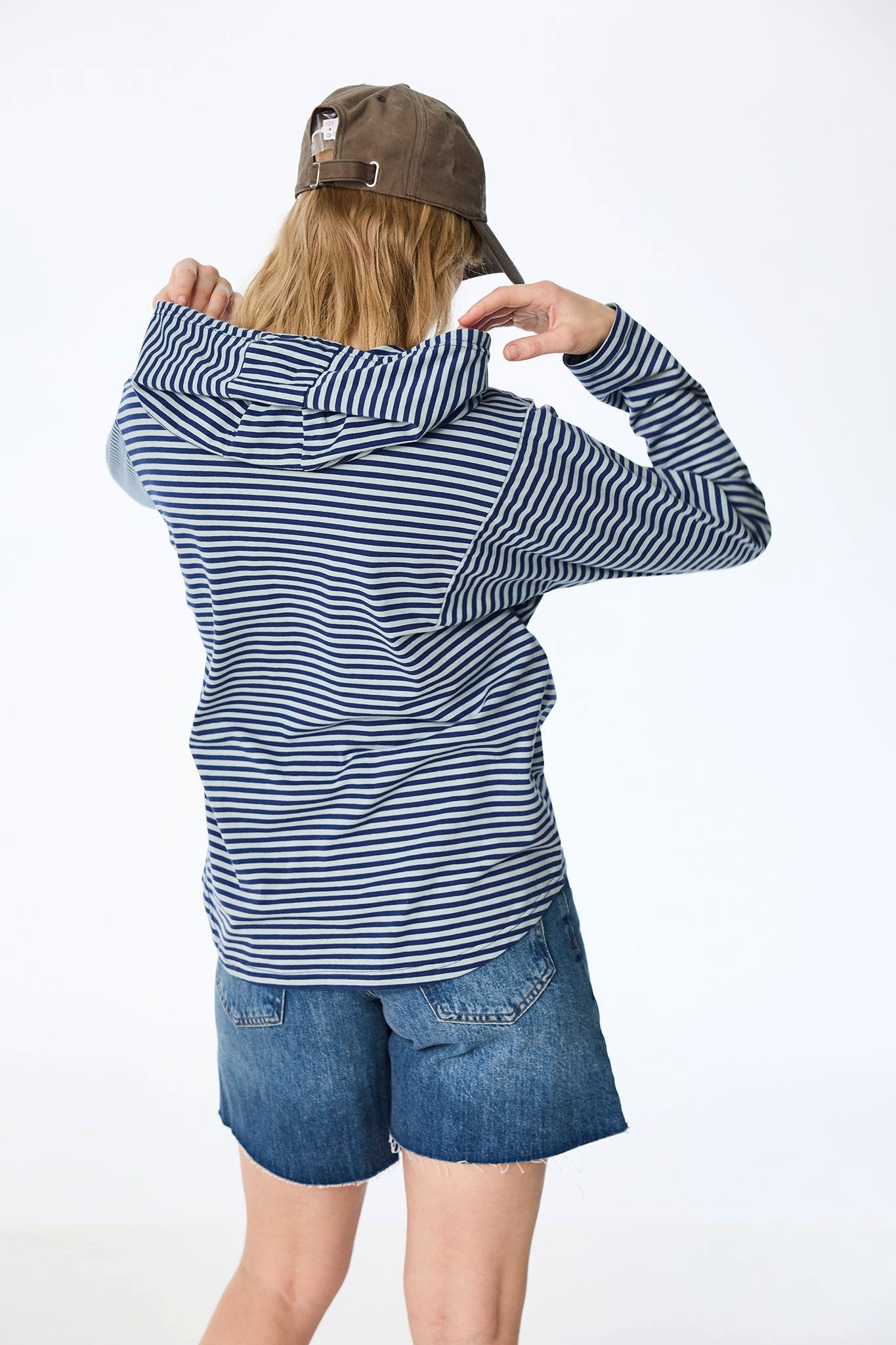 Himalaya Clothing Kapuzenpullover Damen Oberteil mit Kapuze - Zeitloses Kapuzenshirt in Streifenoptik Pullover Damen aus weicher Bio-Baumwolle – Bild 2 von 5