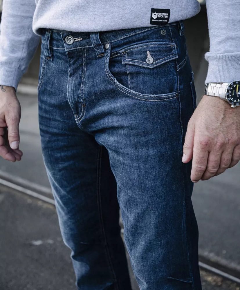 Freeman T. Porter Straight-Jeans Eddy stretch Denim Santacruz Martingale am Rücken mit Knöpfen