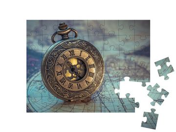 puzzleYOU Puzzle Antike Uhr auf einer alten Weltkarte, 48 Puzzleteile, puzzleYOU-Kollektionen Uhren