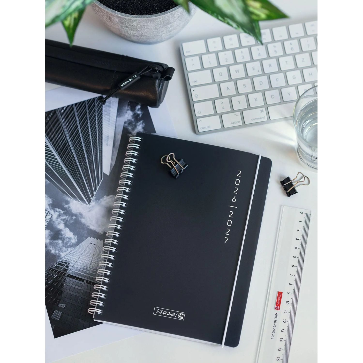 Baier & Schneider Schülerkalender Schülerkalender 2026/2027 "Plain Black", A5, Kunststoff