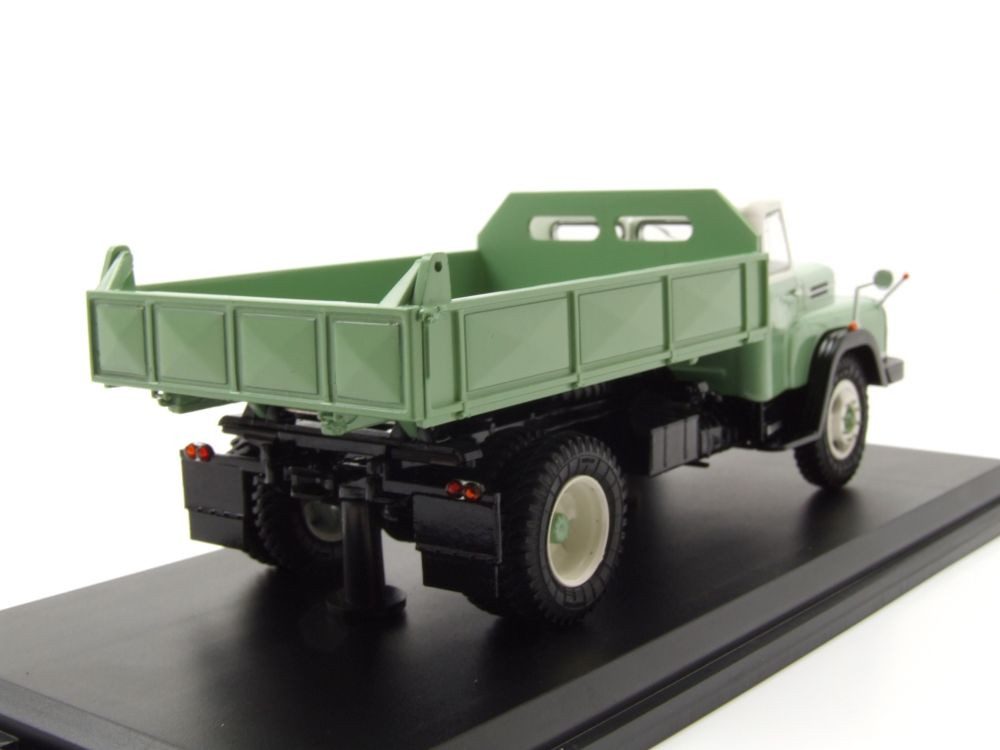Premium ClassiXXs Modellauto Csepel D-450 Pritsche grün, Maßstab 1:43