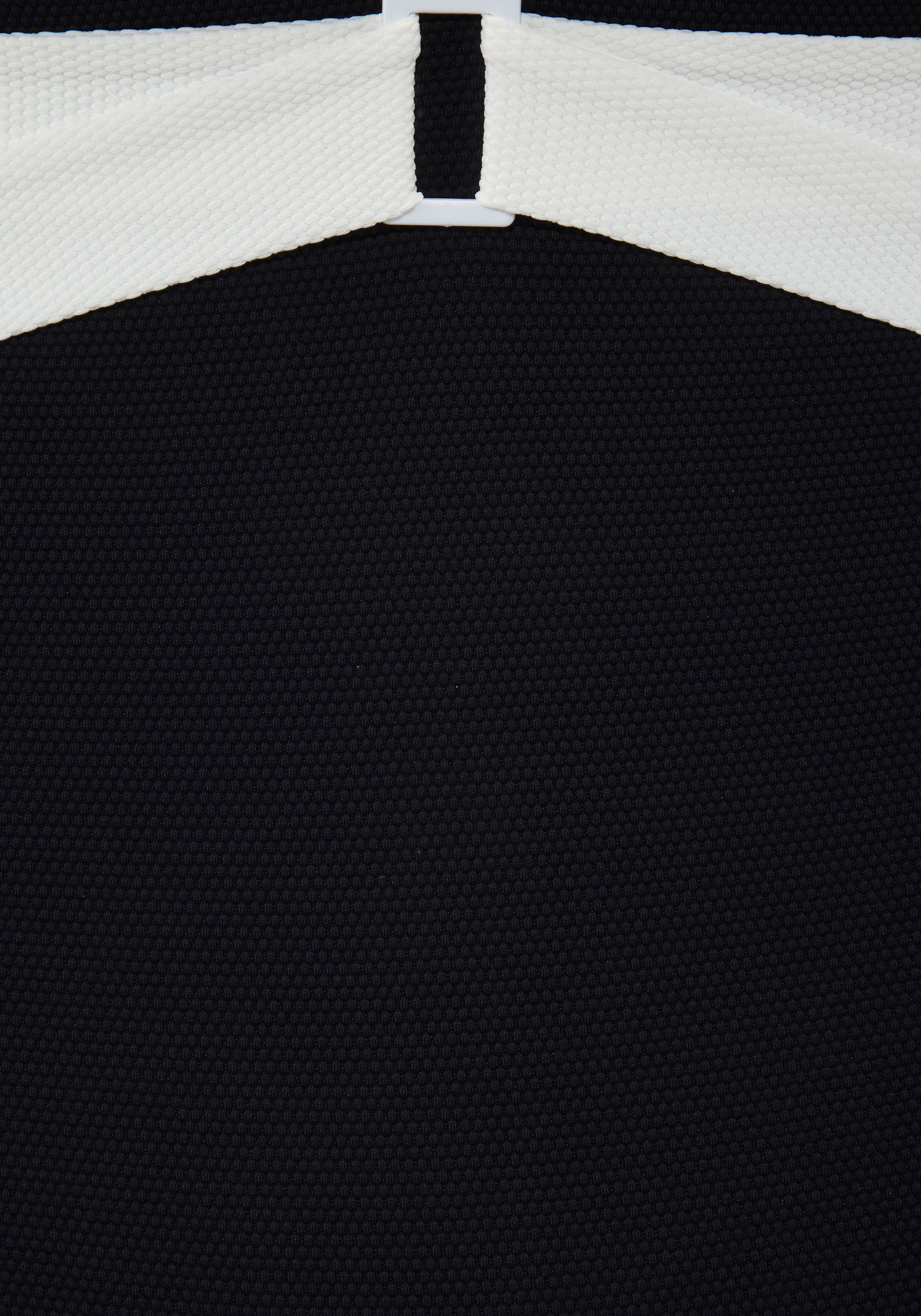 LASCANA Badeanzug Chic aus eleganter Strukturware – Bild 5 von 5