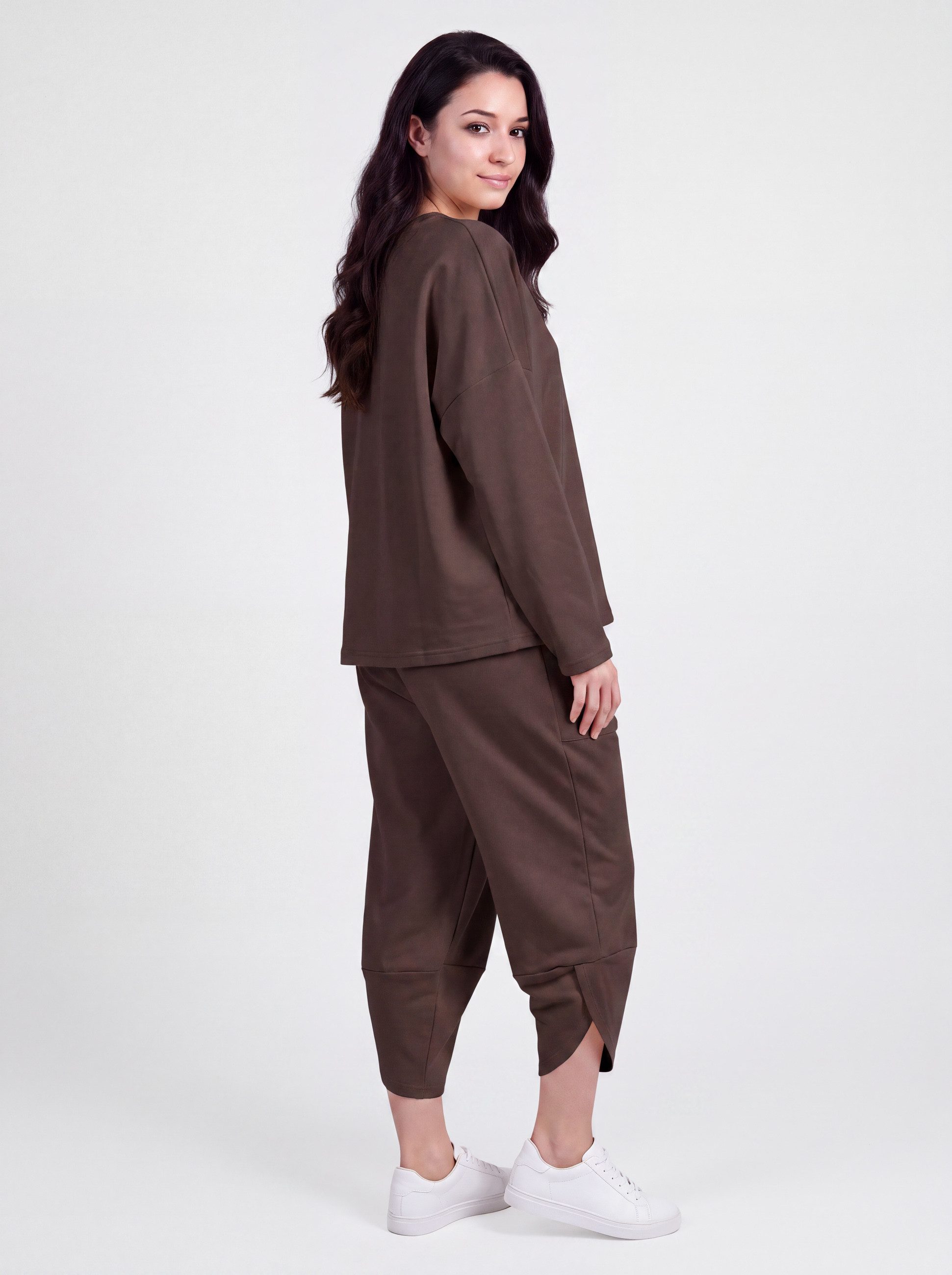 PEKIVESSA Jogginganzug Oversized Jersey-Sweatanzug Set mit 7/8-Hose (2-tlg), dicker, leicht glänzender Jersey-Stoff – Bild 3 von 5