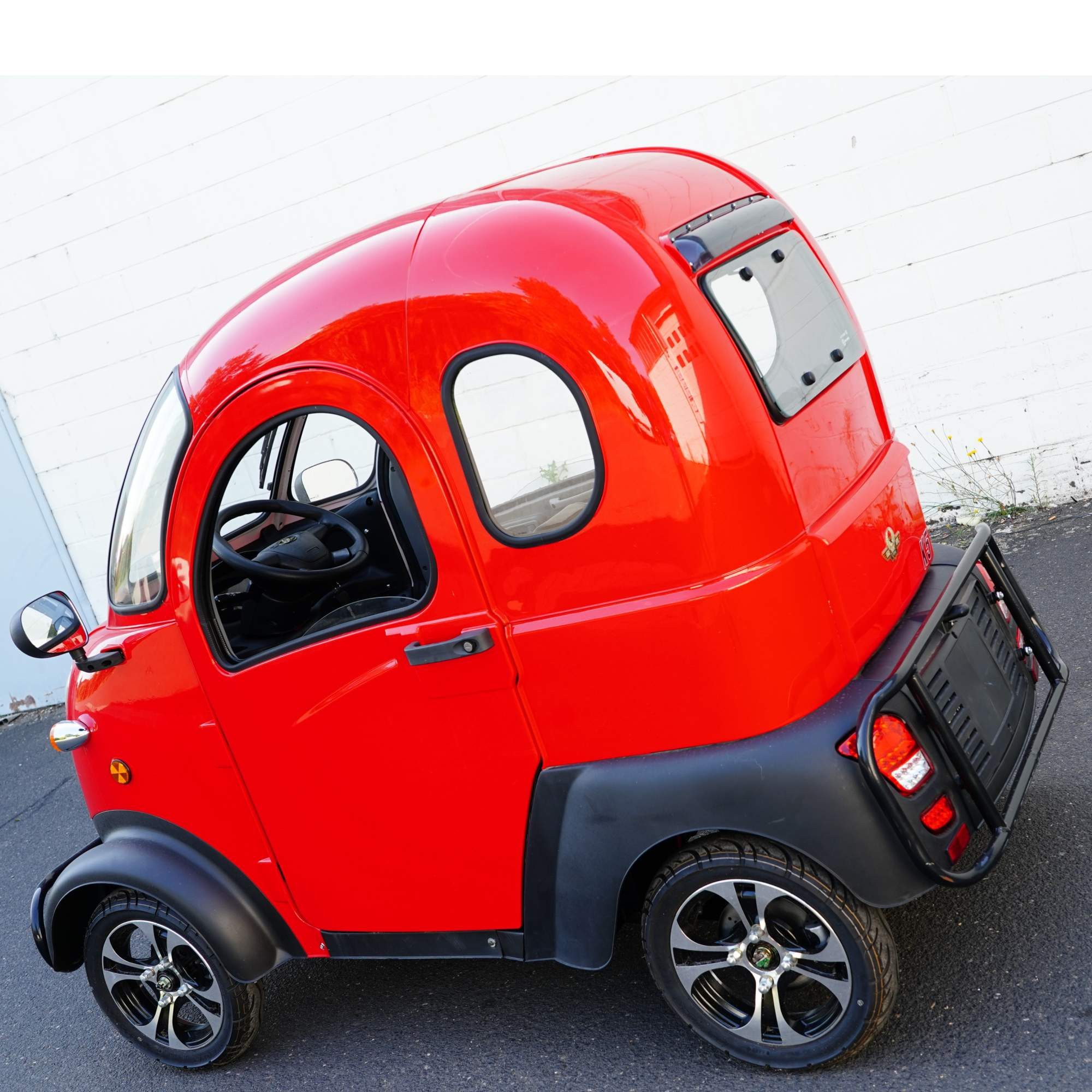 Urban Hopper E-Scooter Electric Cabin Scooter "Urban Hopper" with road approval, 2500 W, 45 km/h, 2500W, lead-acid battery, up to 50km range COC