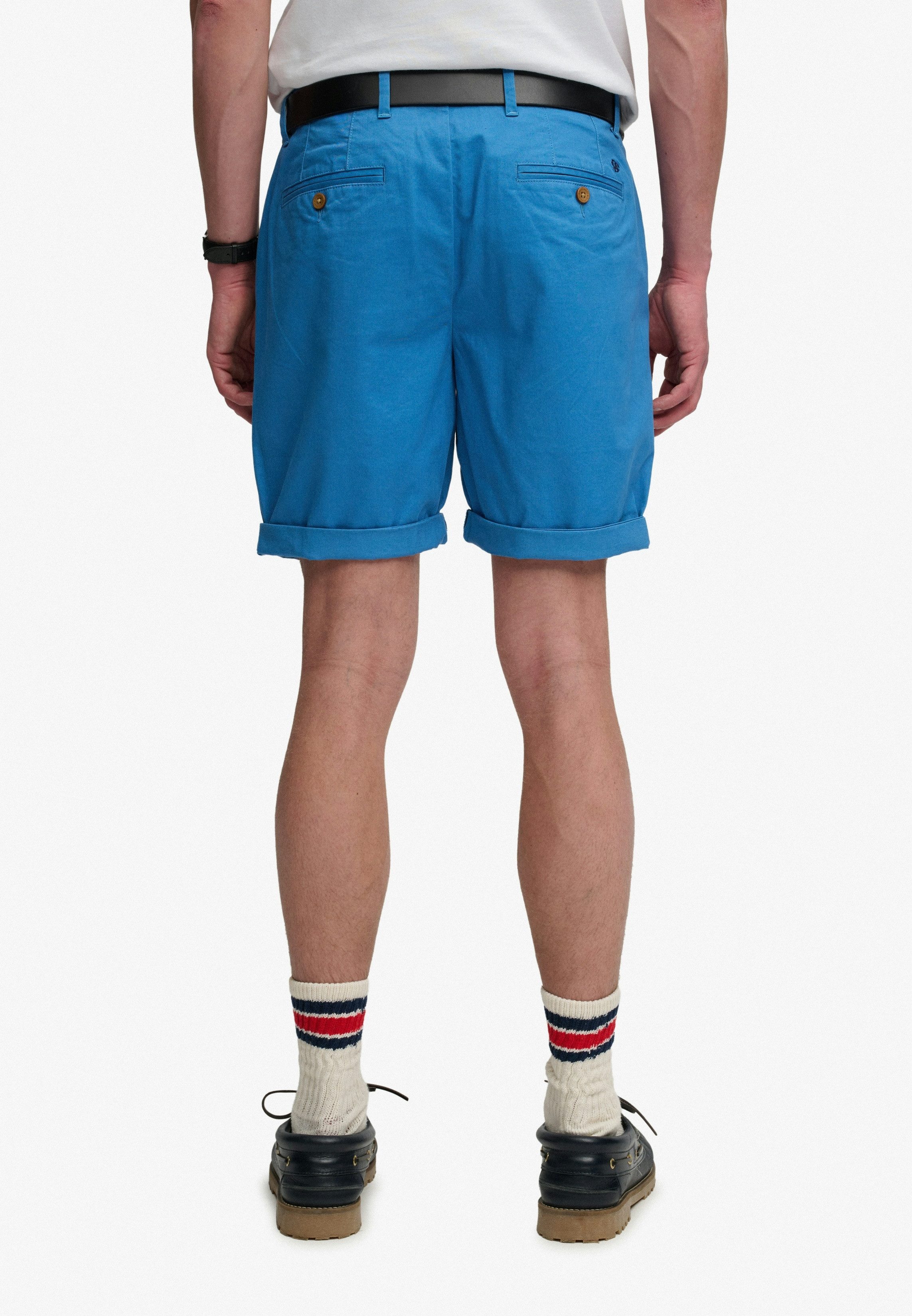 Superdry Chinoshorts PREMIUM REGULAR CHINO SHORT aus Baumwollmischung mit Elasthan, Relaxed Fit, unifarben, knielang
