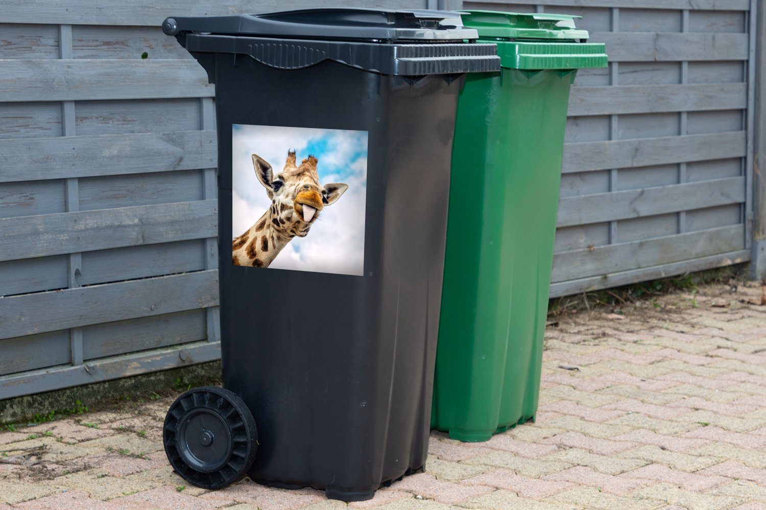 MuchoWow Wandsticker Giraffe - Lustig - Kind Sticker, - Mülltonne, Kinder (1 - Zunge Mädchen Container, Abfalbehälter - Mülleimer-aufkleber, - Jungen St)
