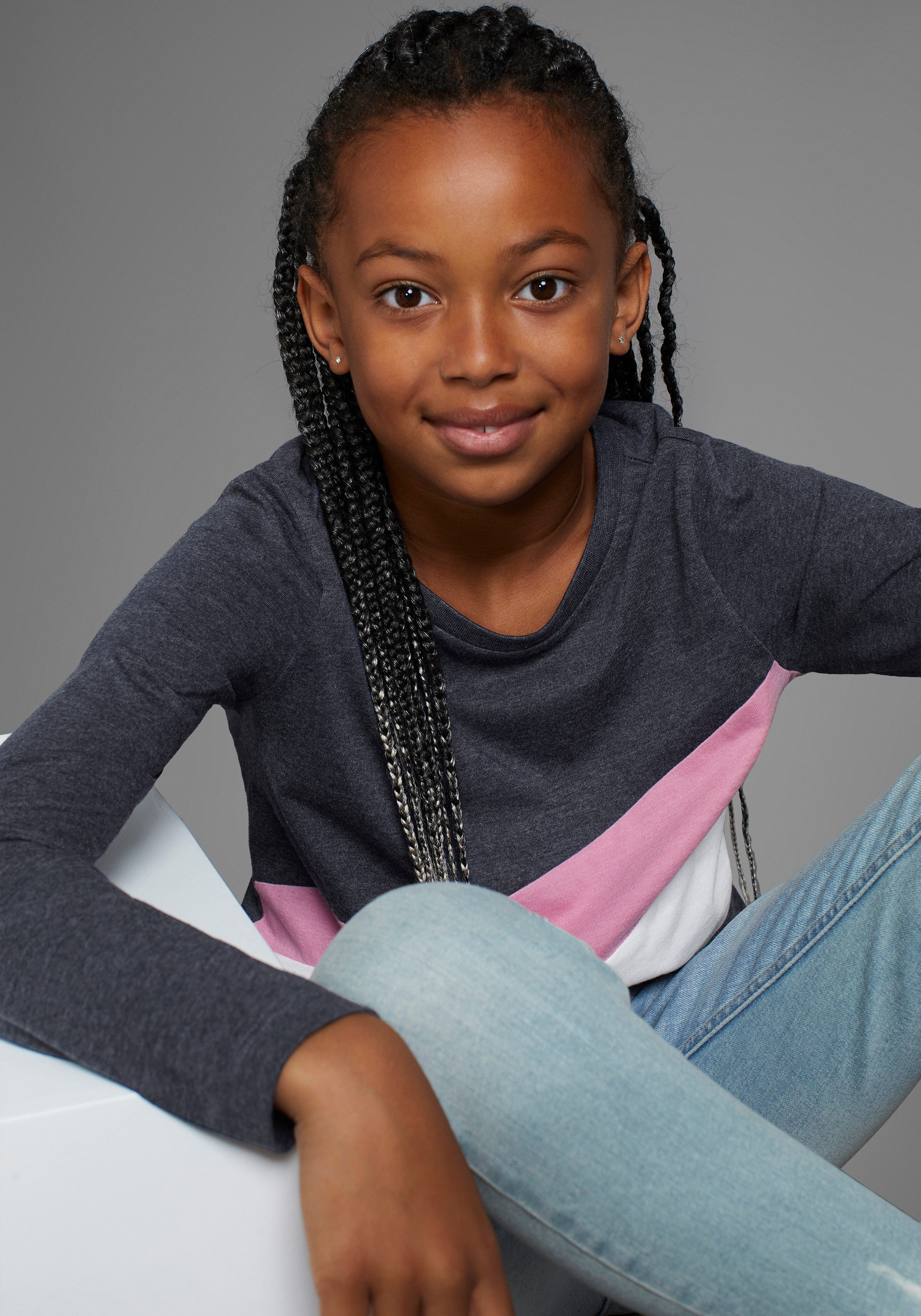 KangaROOS Langarmshirt mit coolem Colourblocking, mit Kangaroos Logo und Stickerei