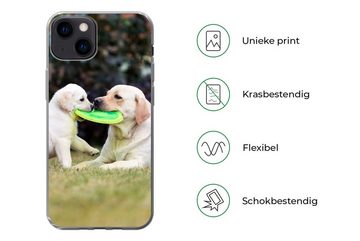 MuchoWow Handyhülle Hund mit seinem Welpen und einem Frisbee, Handyhülle Apple iPhone 13, Smartphone-Bumper, Print, Handy