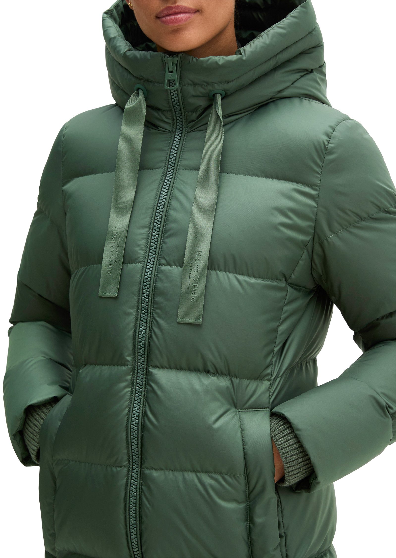 Marc O'Polo Daunenmantel mit 2-Way-Zipper und Label-Band an der Kapuze – Bild 3 von 5