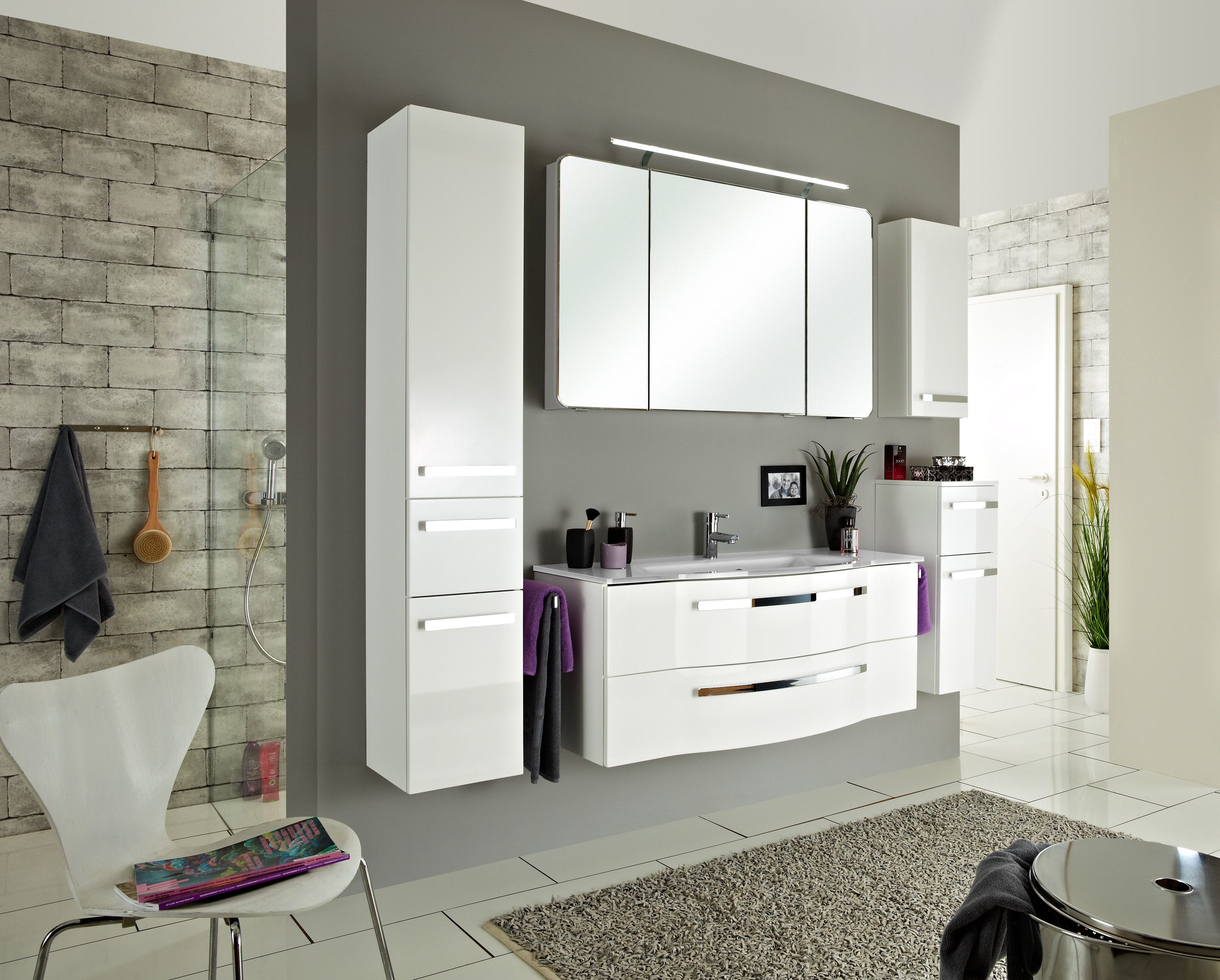 Saphir Badmöbel-Set Serie 4005, vormontiert, Glaswaschbecken, Spiegelschrank, (Set, 6-St), Badezimmer-Set mit Unterschrank, Hängeschrank, Hochschrank, Türdämpfer