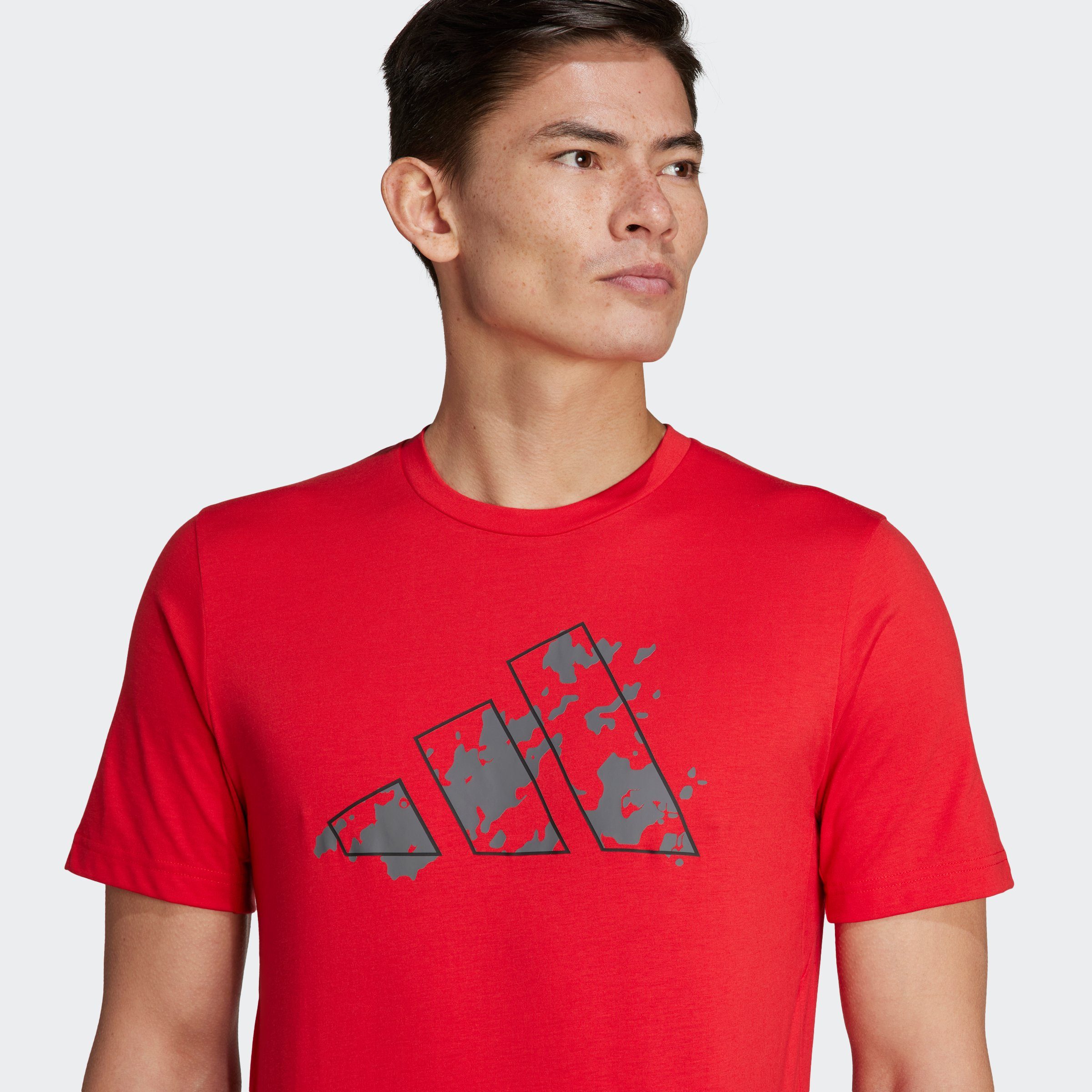 adidas Performance T-Shirt TRAINING Better / ESSENTIALS TRAIN GRAPHIC Five Grey Scarlet SEASONAL
