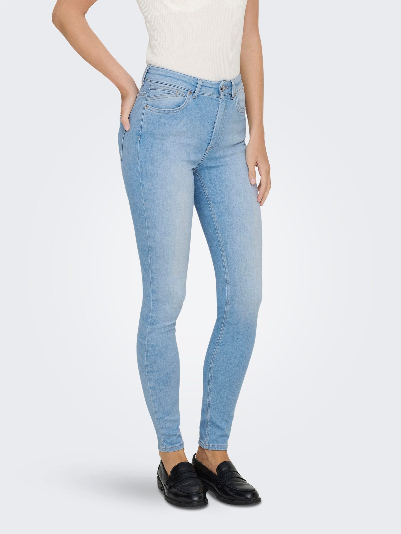 ONLY High-waist-Jeans ONLBLUSH HW SKINNY ANK DNM REA008 NOOS Bleach Wash für einen Faded-Look