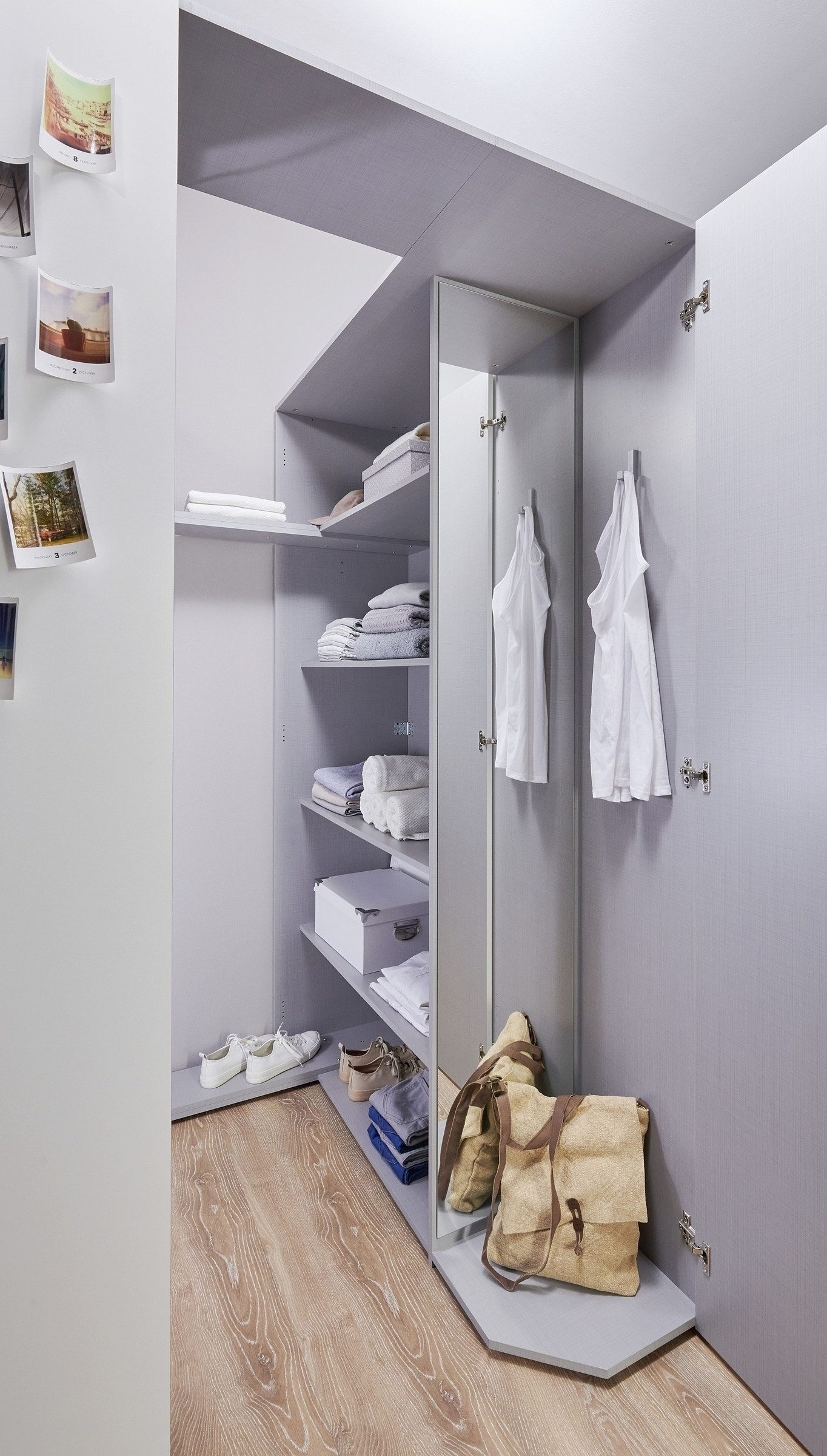 freiraum Drehtürenschrank NORDERNEY begehbar, 9 Böden, Stange, Spiegel, in WEISS - 135x197x97cm (BxHxT)