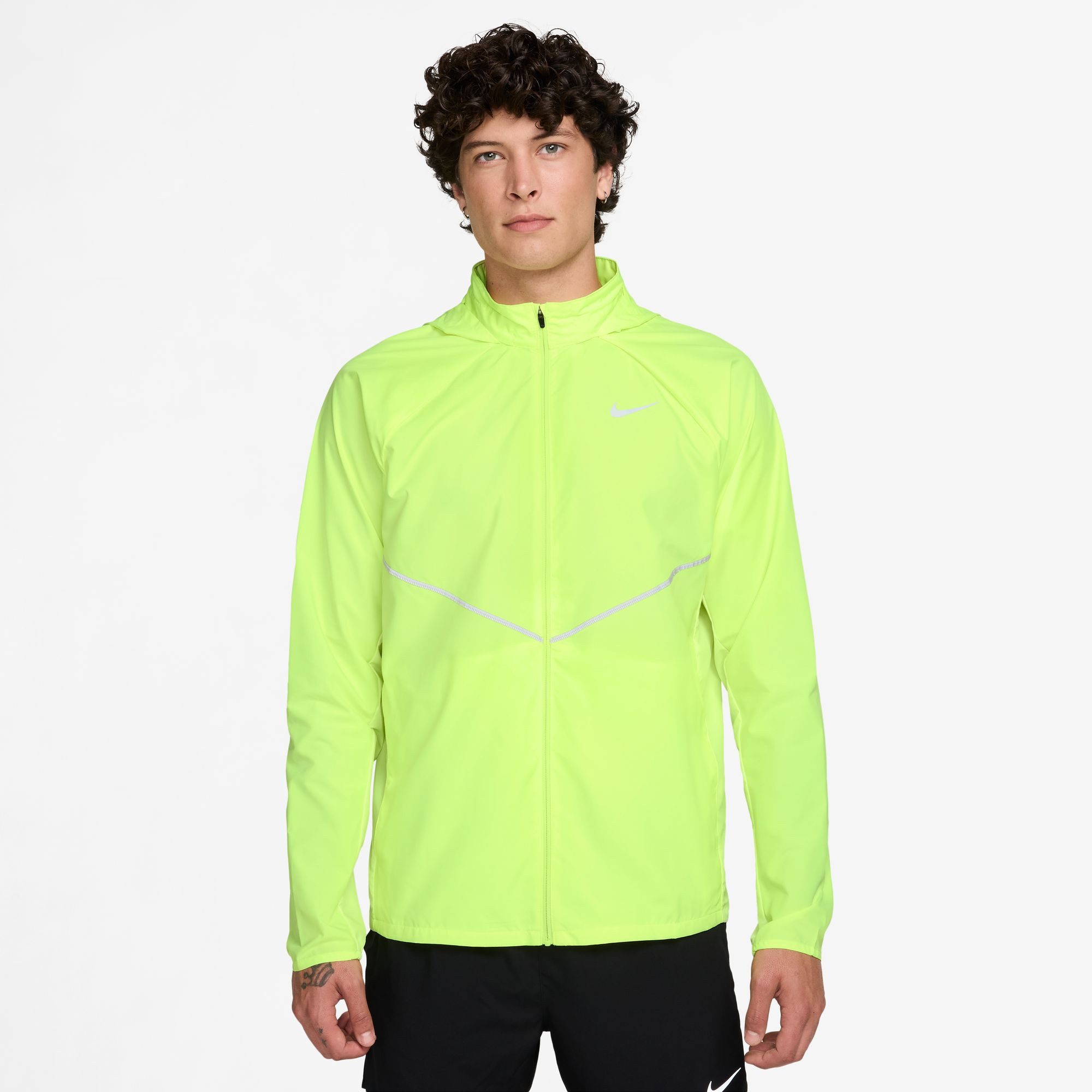 Nike Laufjacke M NK UV RPL MILER JKT mit Reißverschluss, atmungsaktiv, wasserabweisend, windabweisend