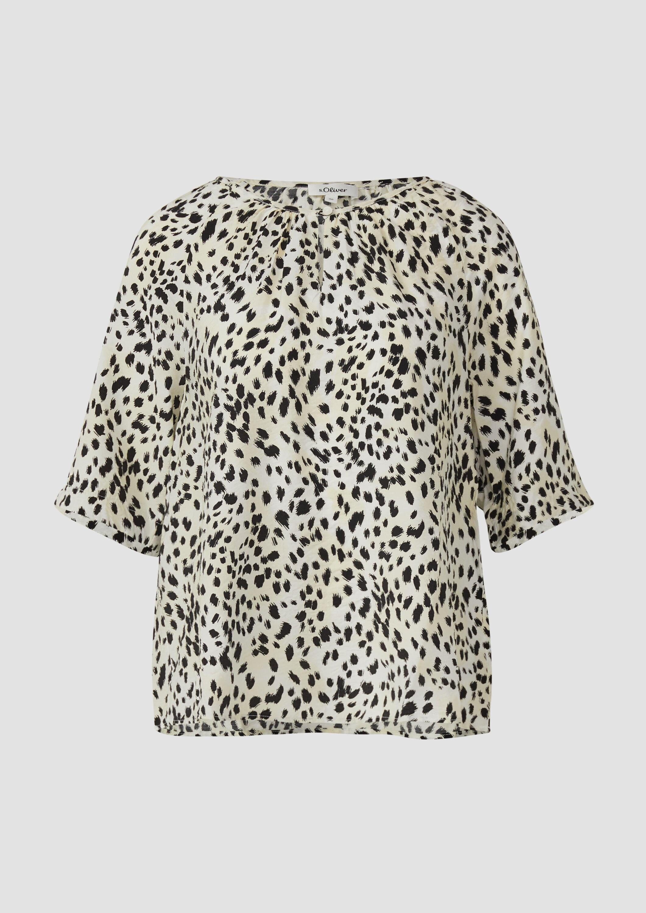 s.Oliver Kurzarmbluse Bluse Strukturierte Bluse aus Viskosemix mit Raffung