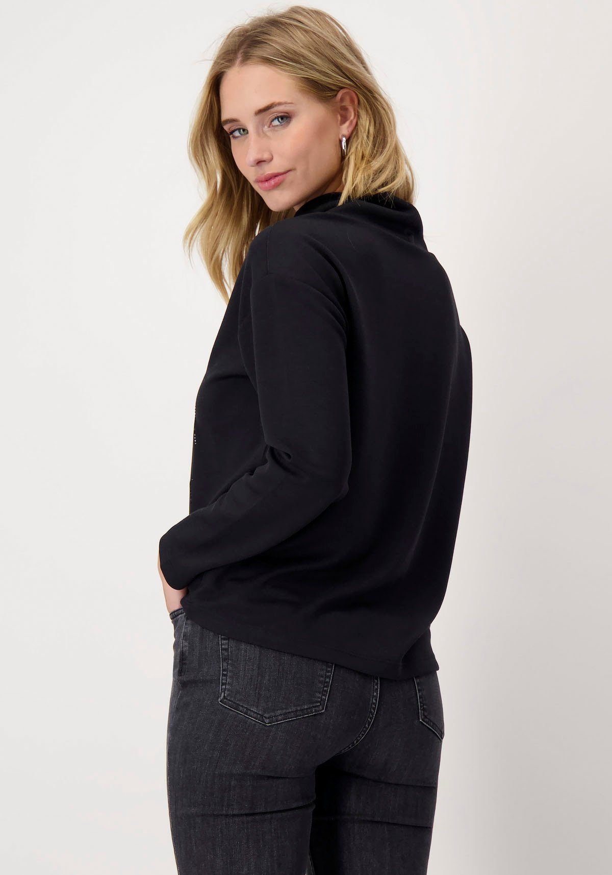 Sweatshirt schwarz Sweatshirt Monari mit Satindruck tonigem Satindruck