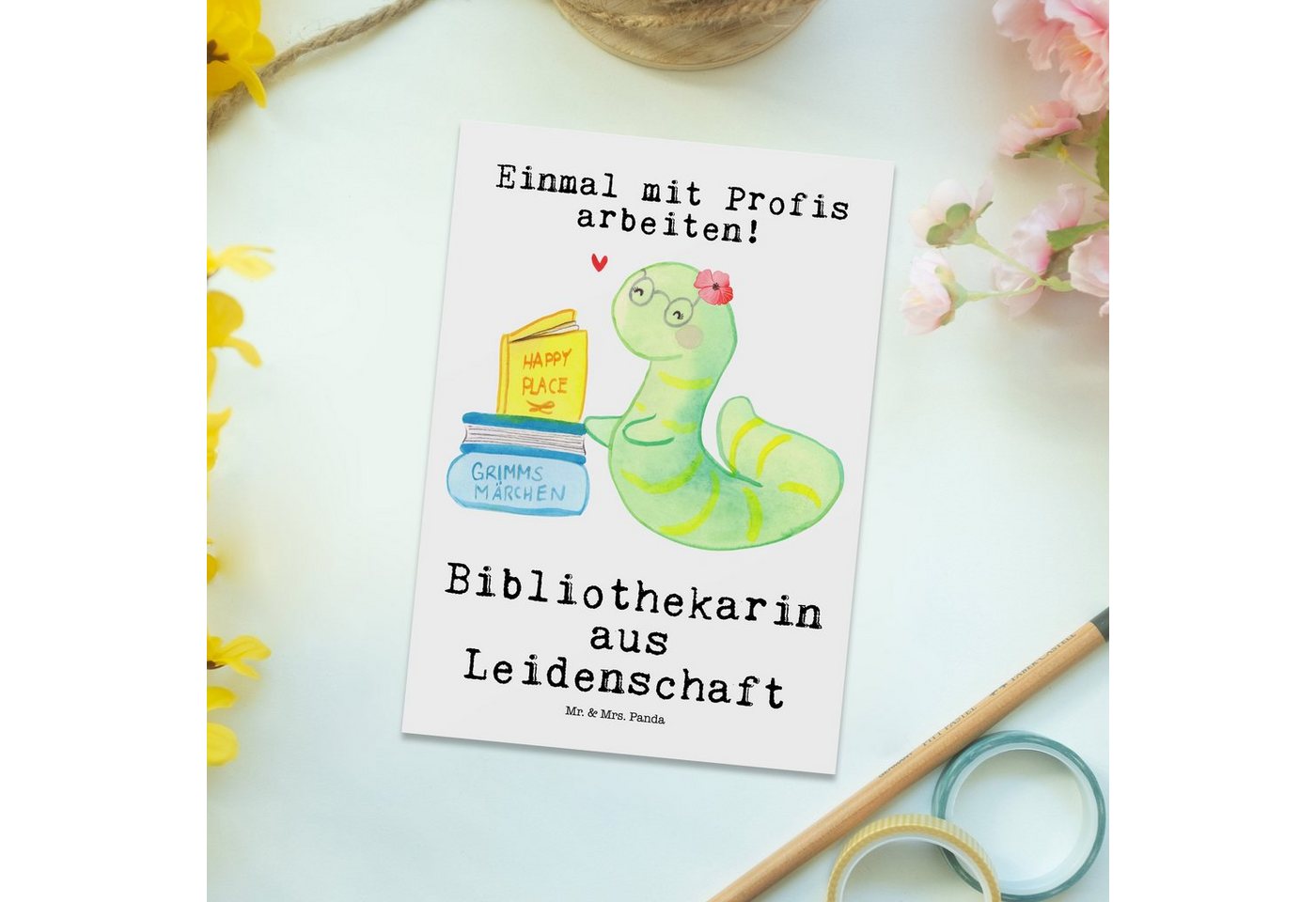 Thumbnail - Mr. & Mrs. Panda Postkarte Bibliothekarin Leidenschaft - Weiß - Geschenk, Buchhandlung, Einladun, Charmantes Design
