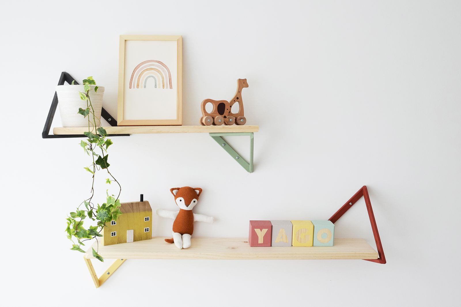 Astigarraga Kit Line Wandregal Triangel Regal Wandregal Holzregal verschiedene Größen, natürliche Optik, unbehandelt