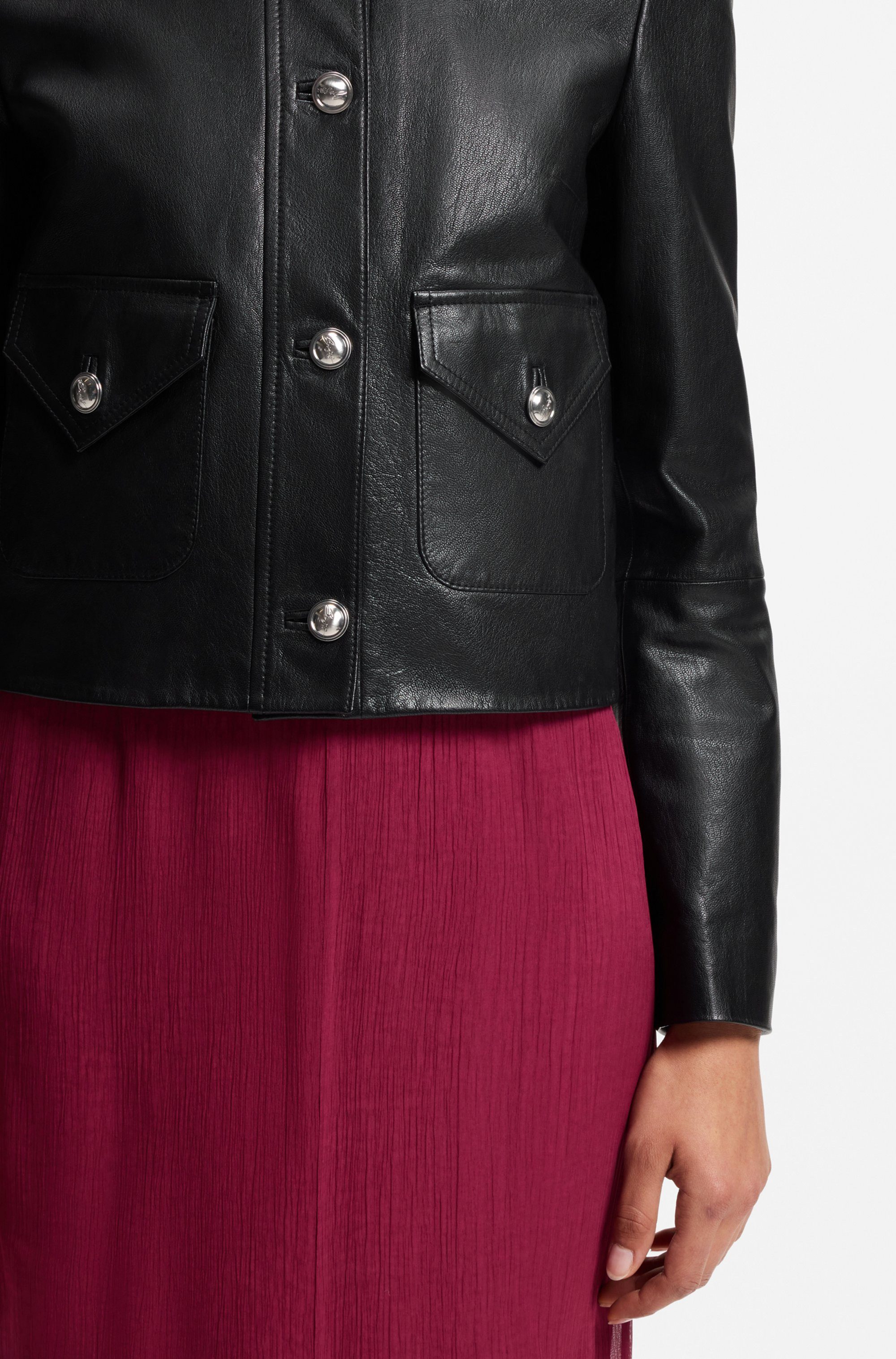 BOSS ORANGE Lederjacke Sakara Premium Damenmode mit Spitzkragen und Pattentaschen, Regular Fit